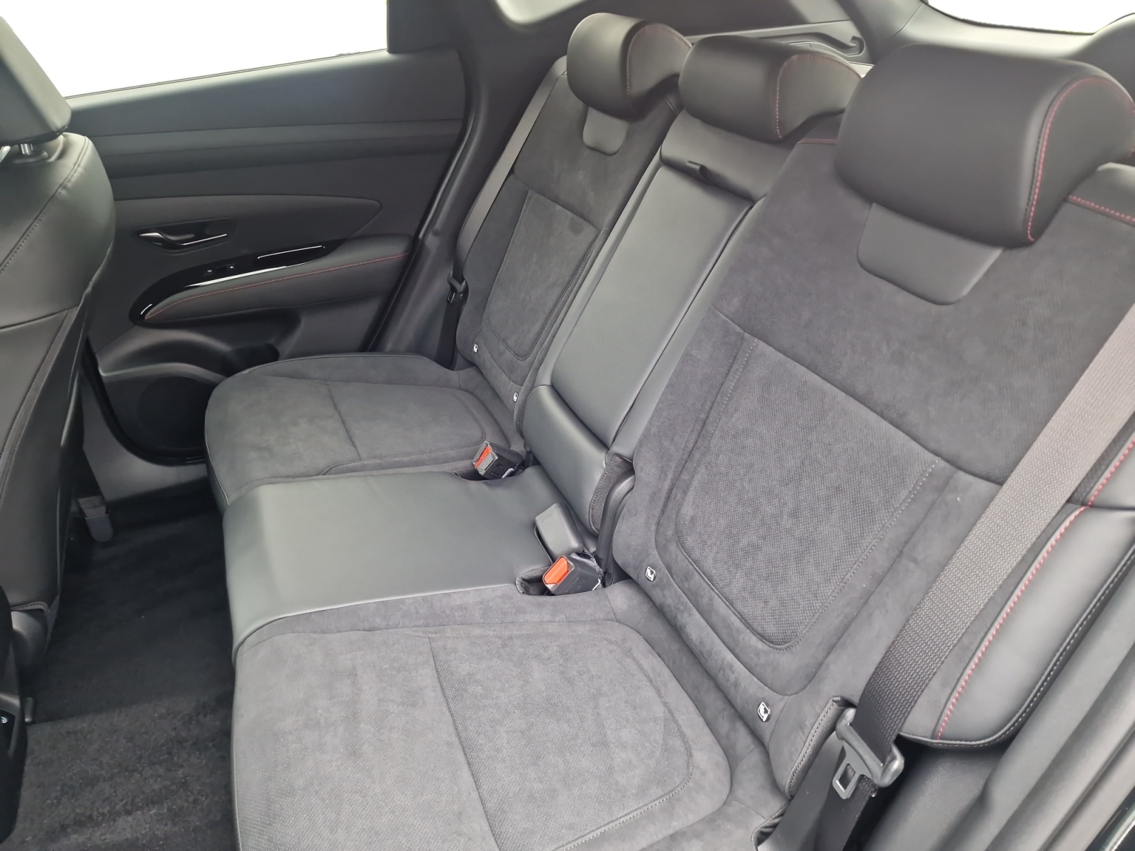 HYUNDAI Tucson 1.6 T-GDI N-Line 4x4 180PS Panorama-image-18