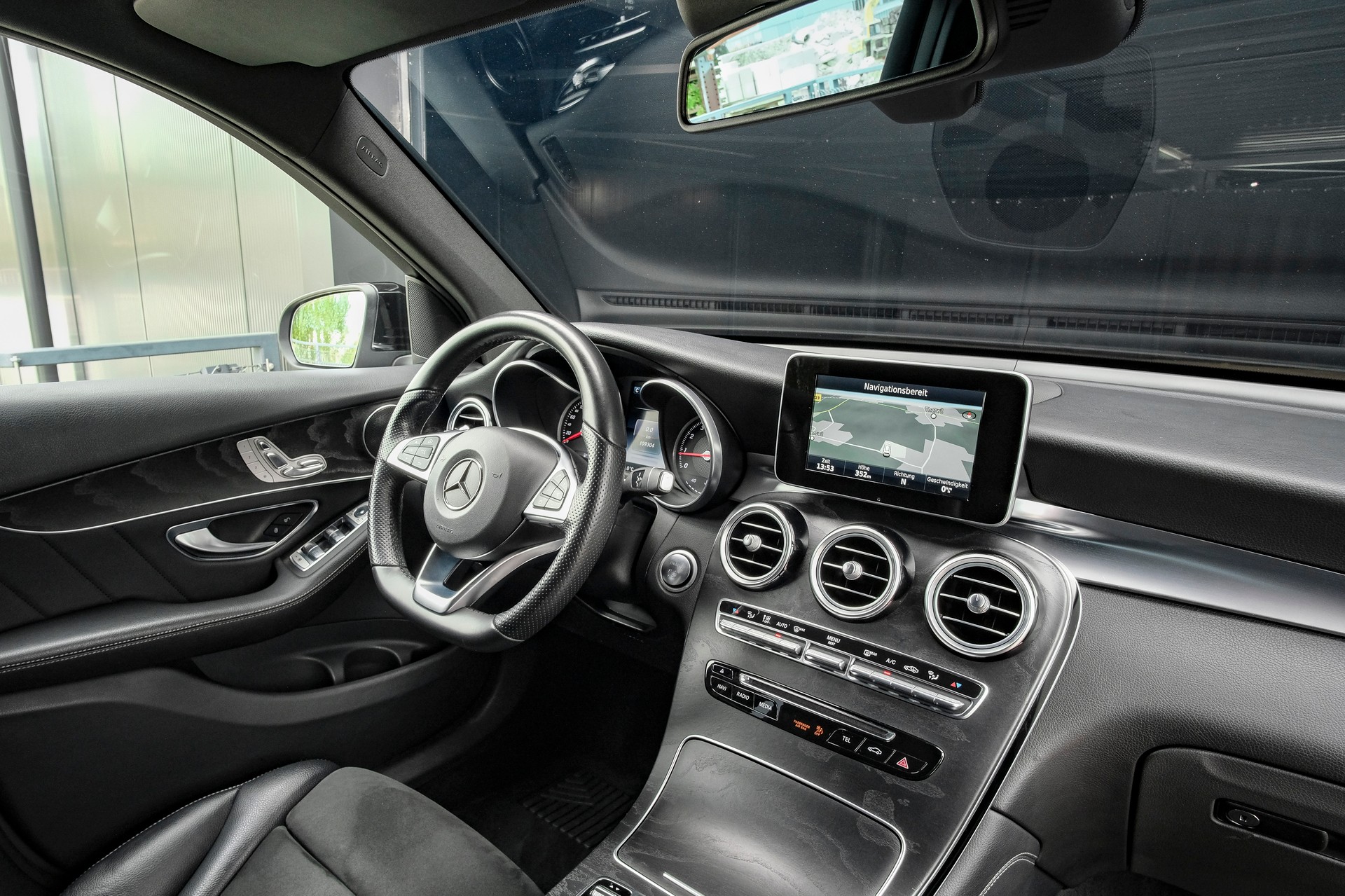 MERCEDES-BENZ GLC 250 Exclusive 4Matic 9G-Tronic-image-13