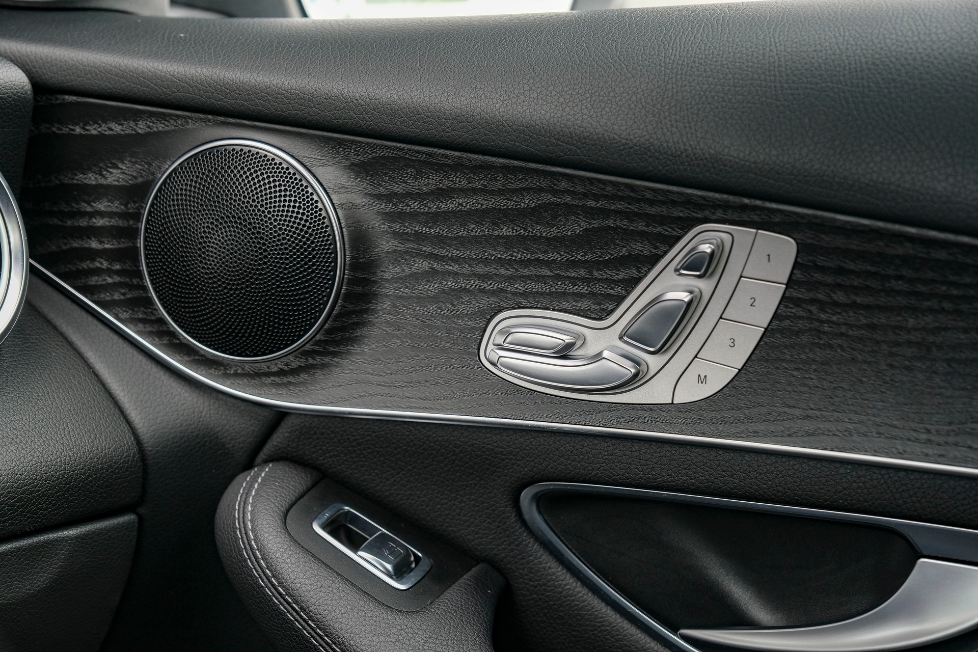 MERCEDES-BENZ GLC 250 Exclusive 4Matic 9G-Tronic-image-22