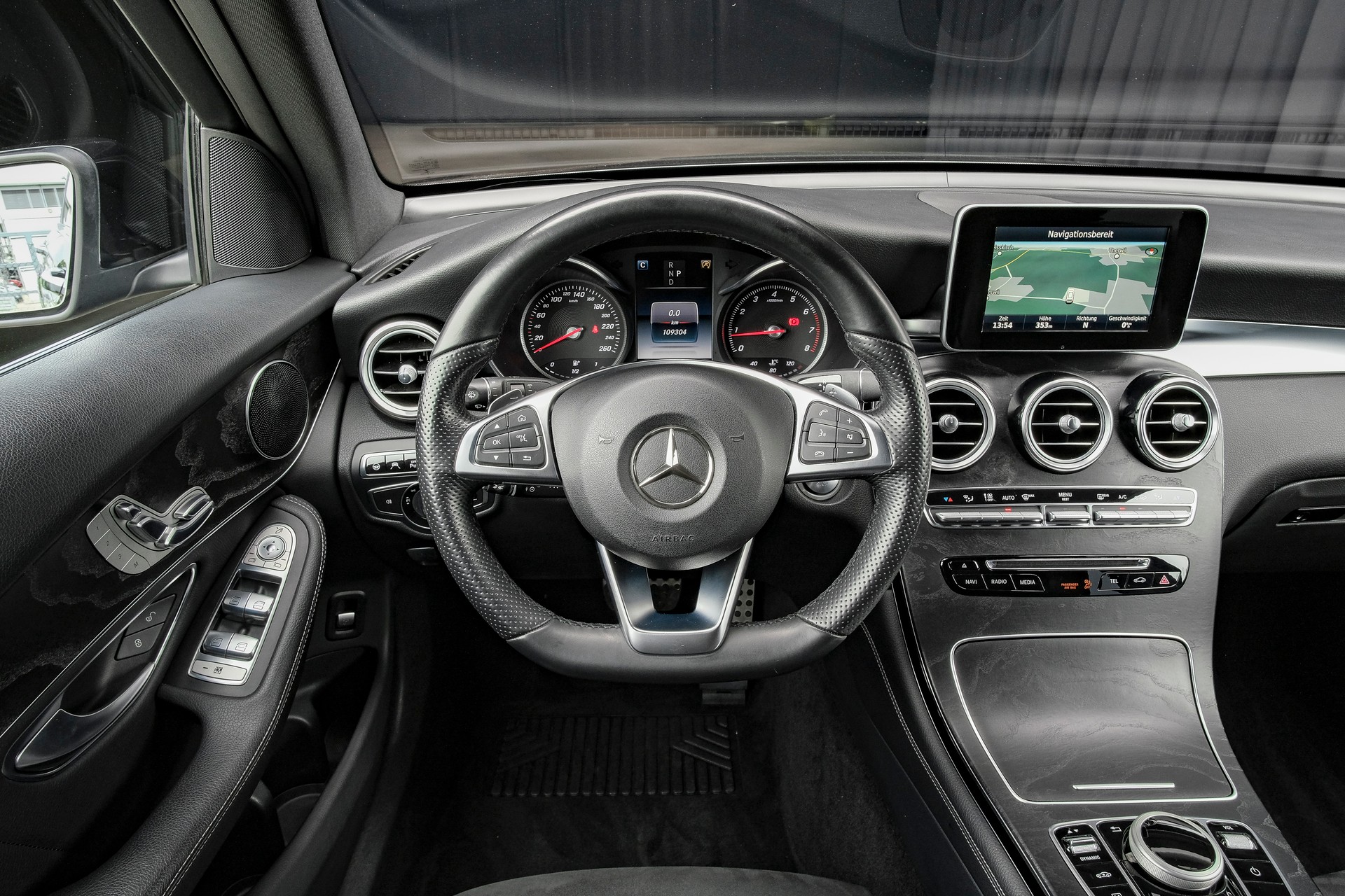 MERCEDES-BENZ GLC 250 Exclusive 4Matic 9G-Tronic-image-15