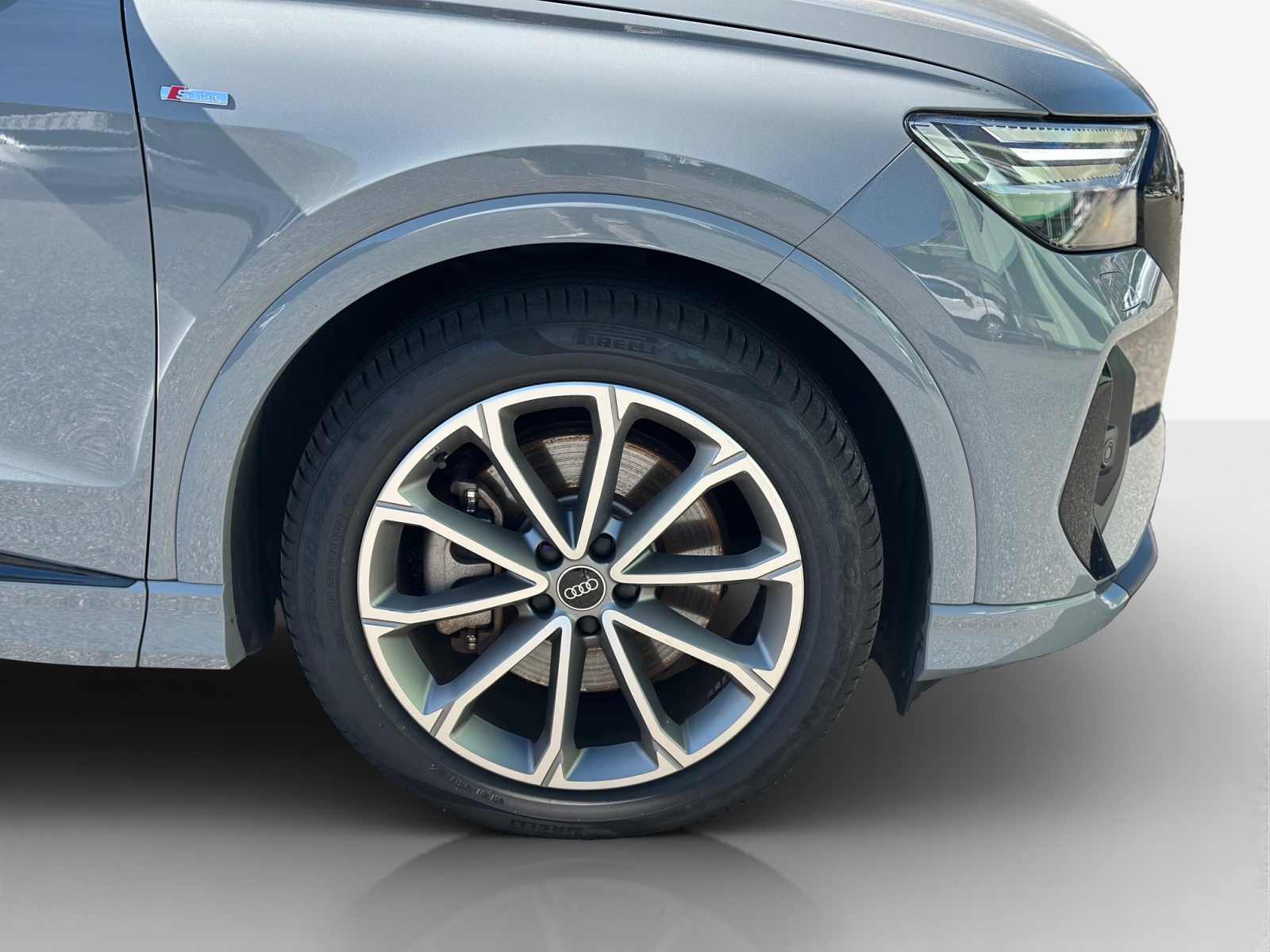 AUDI Q4 e-tron 50 quattro-image-14