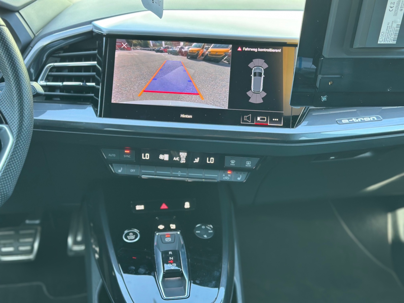 AUDI Q4 e-tron 50 quattro-image-10