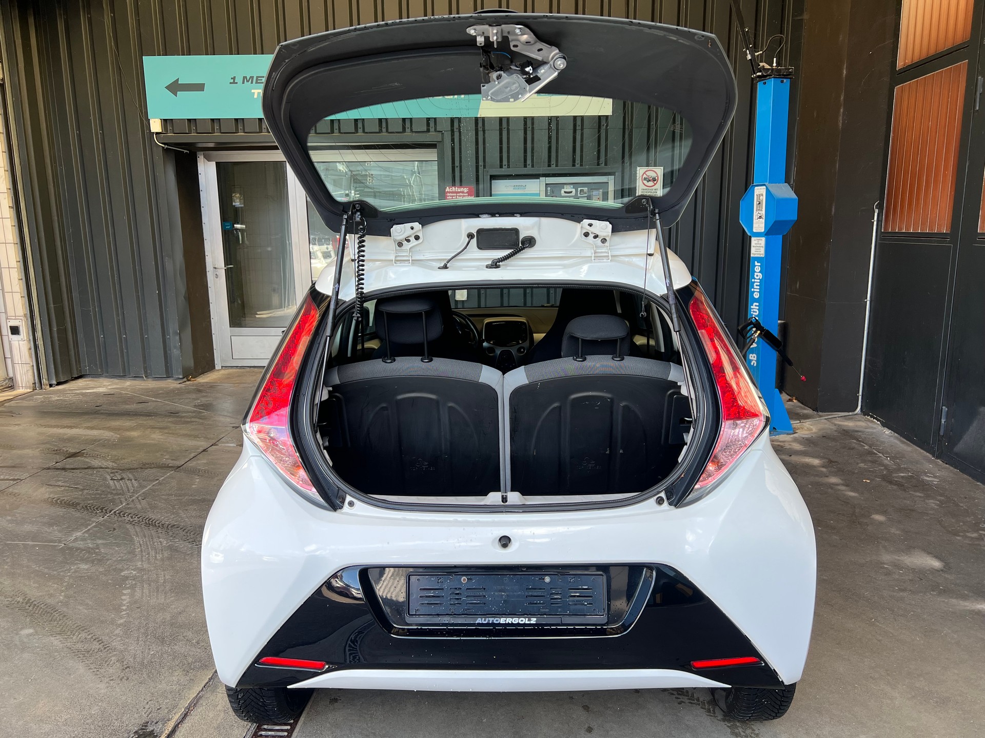 TOYOTA Aygo 1.0 VVT-i x-play MultiMode-image-10