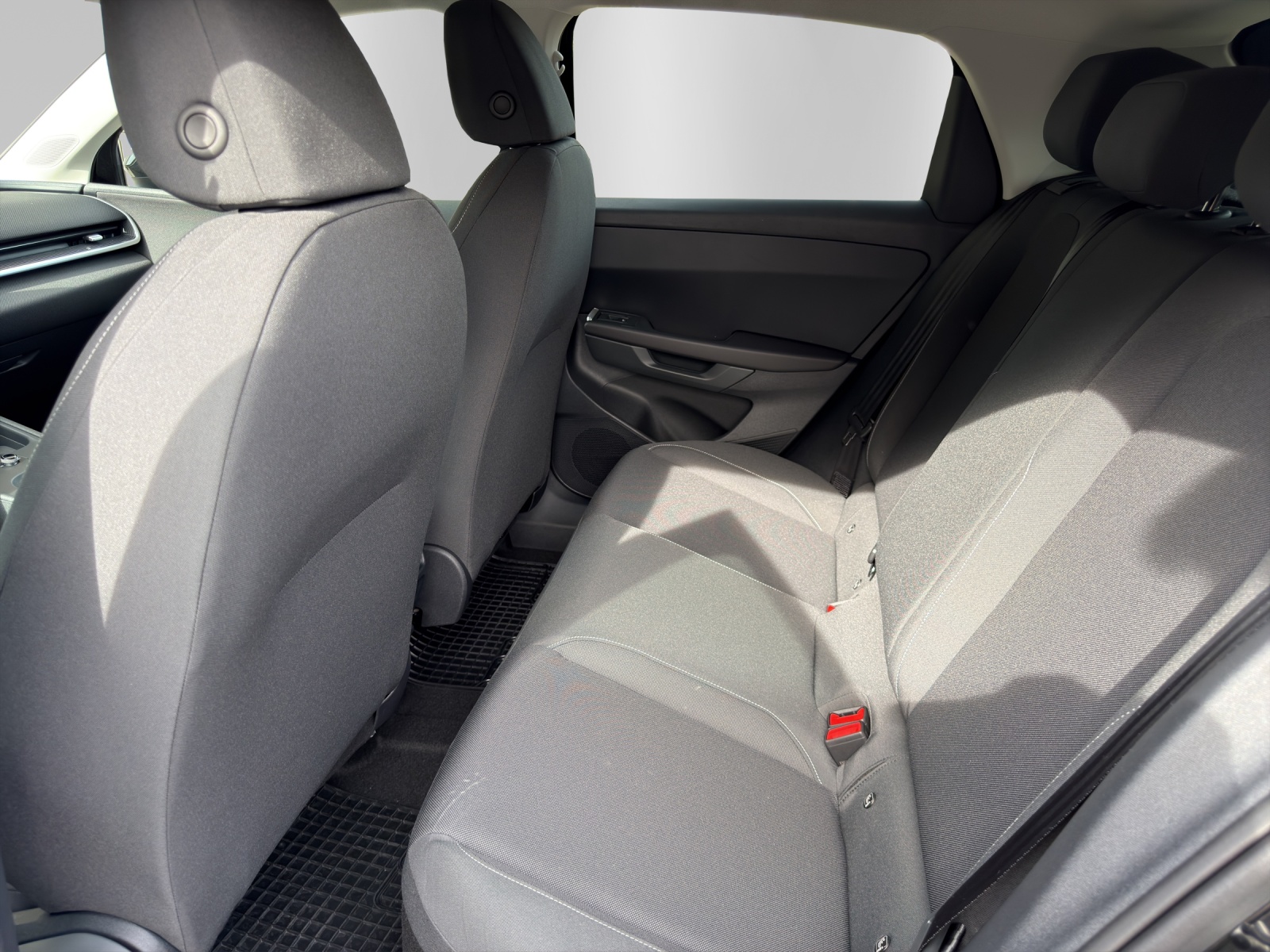 VW ID.Polo 52 kWh Life Edition One-image-10