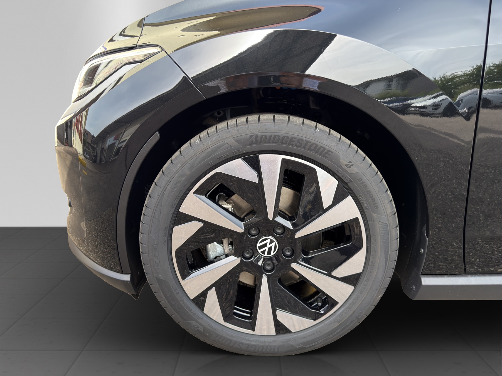 VW ID.Polo 52 kWh Life Edition One-image-7
