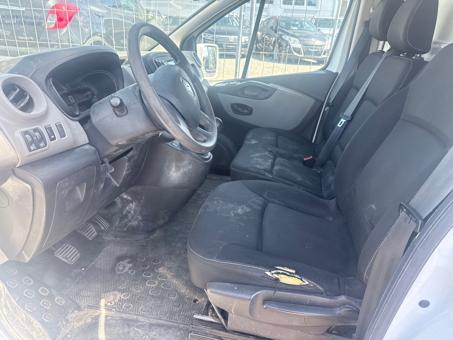 RENAULT Trafic 1.6 dCi 90 2.9t Business L1H1-image-4