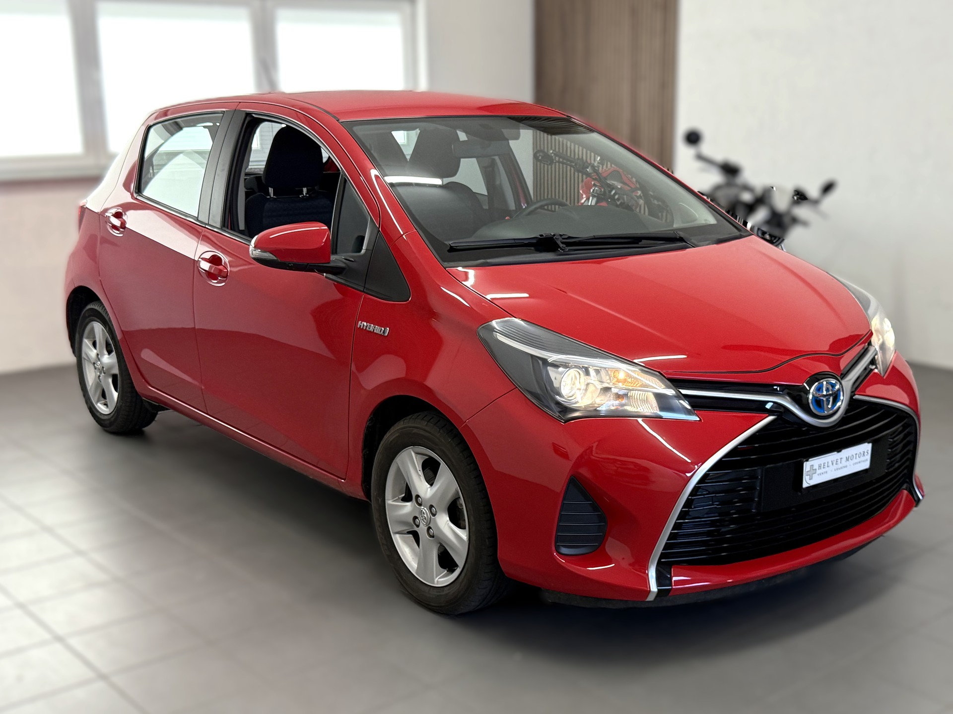 TOYOTA Yaris 1.5 VVT-i Hybrid Style e-CVT-image-2