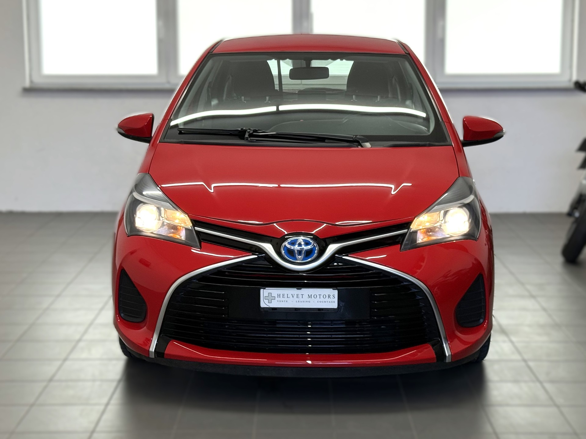TOYOTA Yaris 1.5 VVT-i Hybrid Style e-CVT-image-1