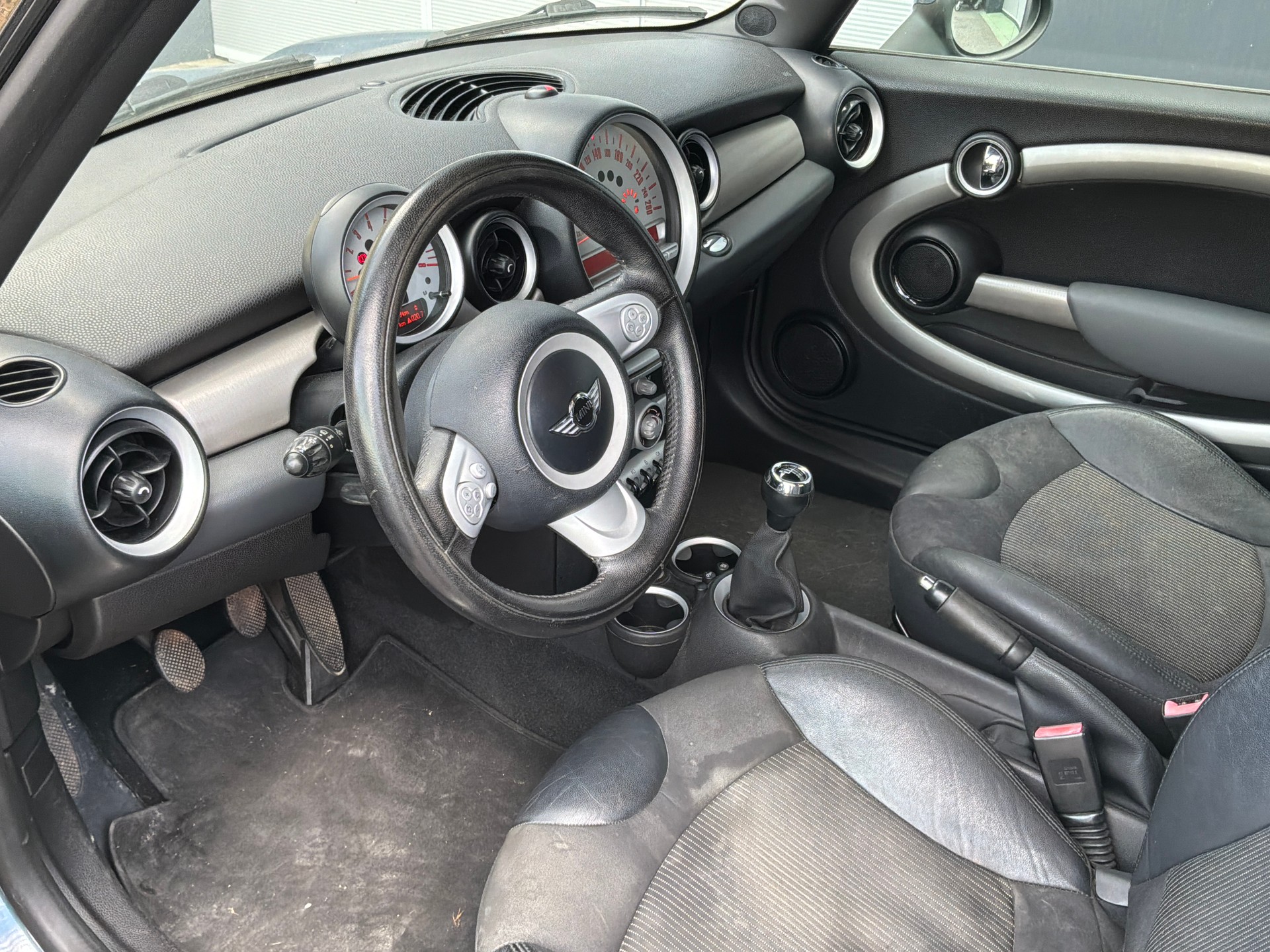 MINI Cooper-image-6