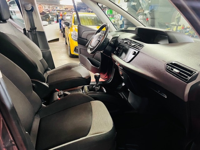 CITROEN Grand C4 Picasso 1.2 Pure Tech Live-image-7