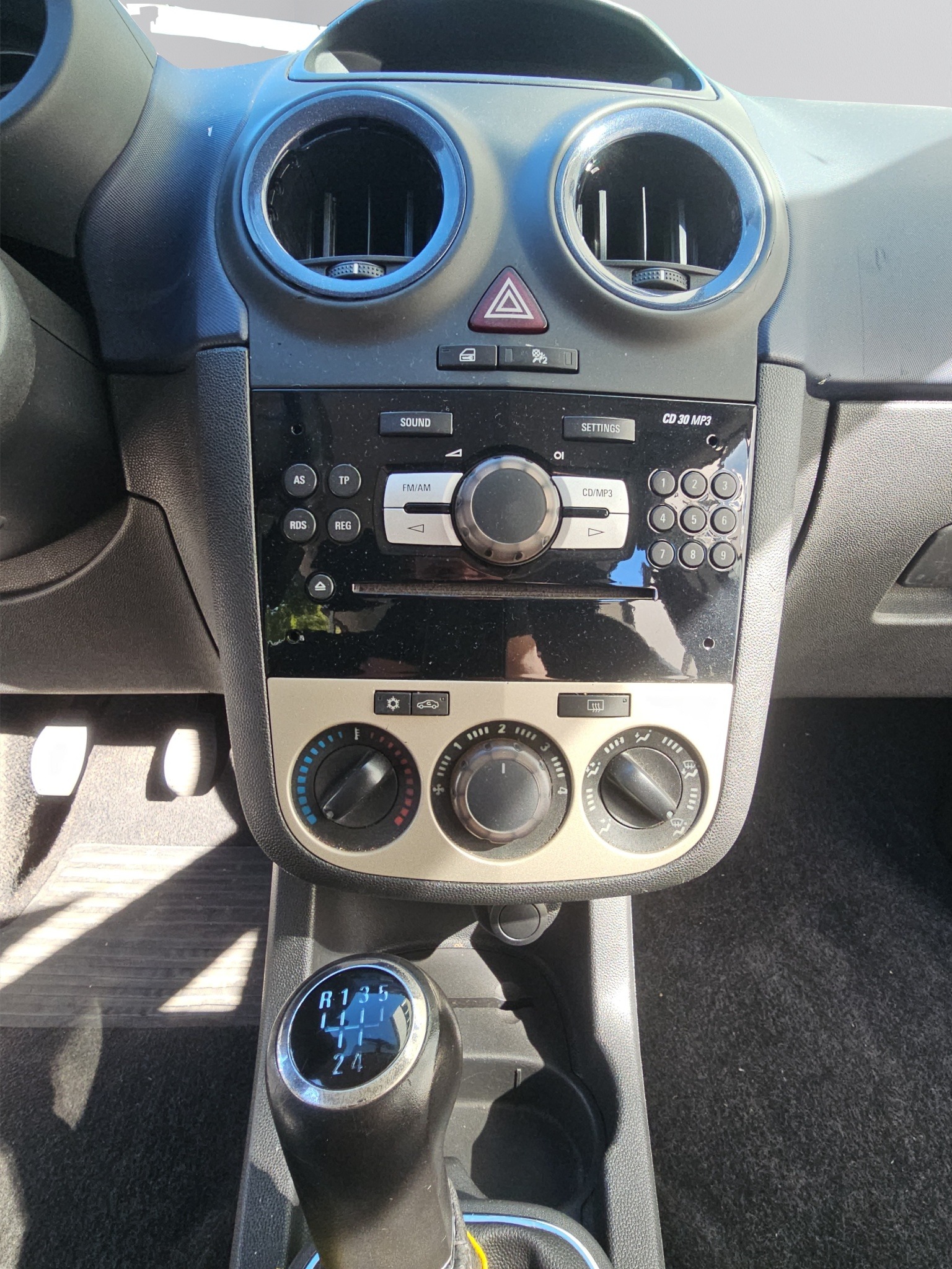 OPEL Corsa 1.2 TP Enjoy-image-11