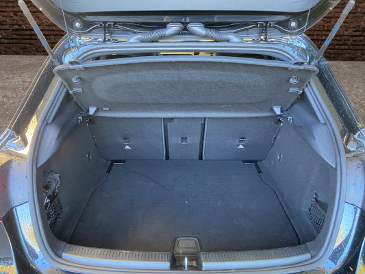 MERCEDES-BENZ A 220 4Matic 8G-DCT-image-6