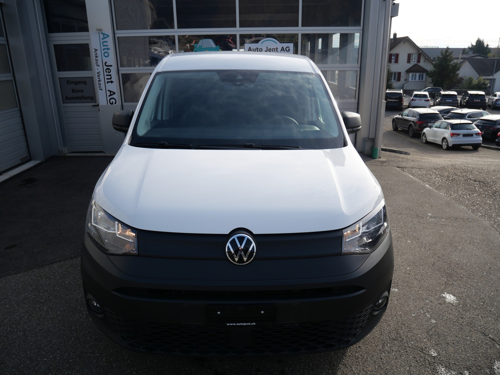 VW Caddy Cargo 2.0TDI 4Motion-image-2