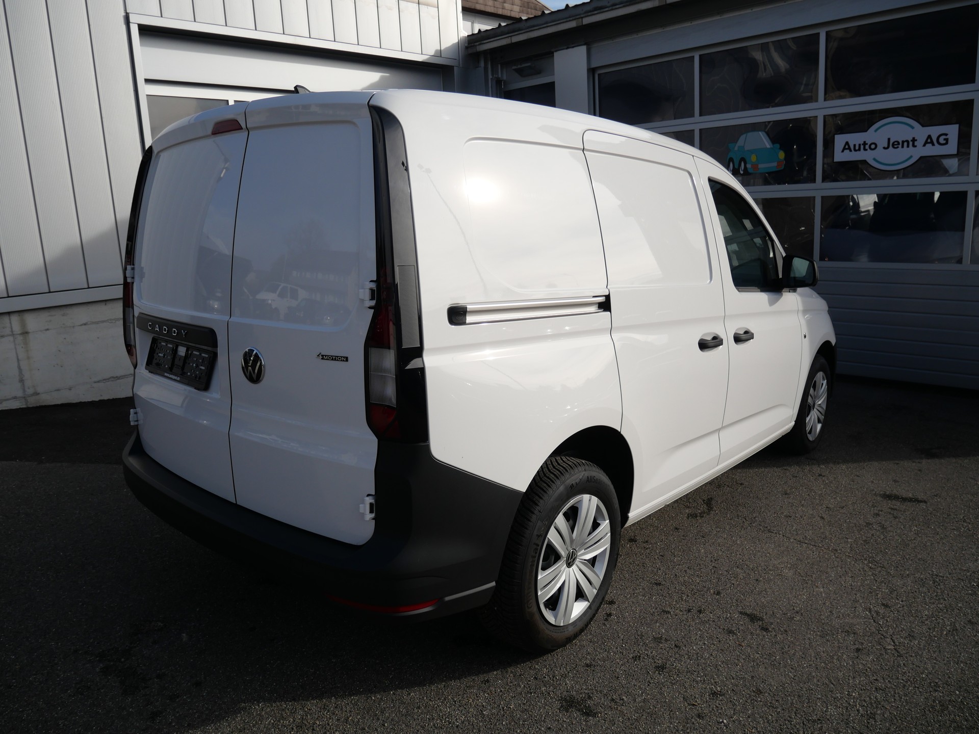 VW Caddy Cargo 2.0TDI 4Motion-image-3