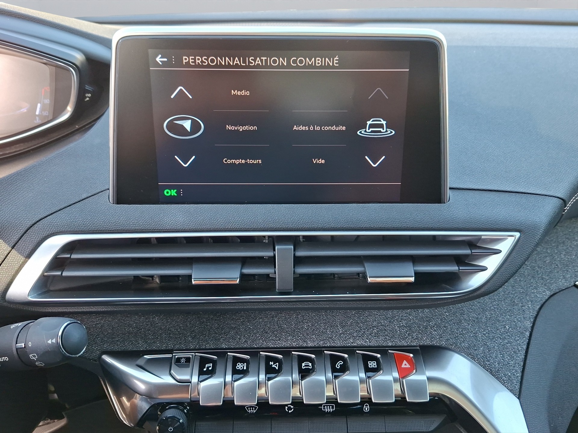 PEUGEOT 3008 1.2 PureTech GT Line-image-14