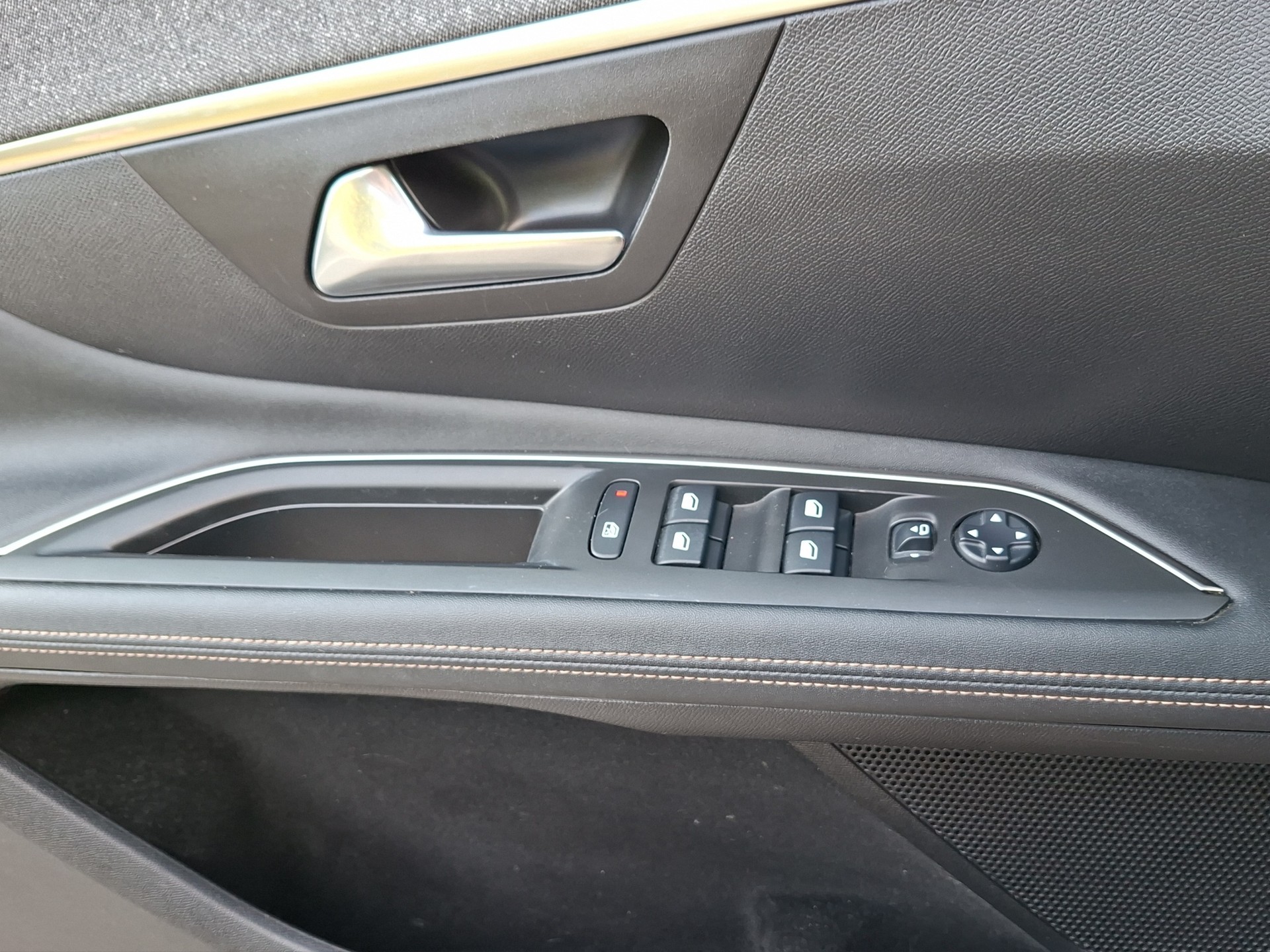 PEUGEOT 3008 1.2 PureTech GT Line-image-15