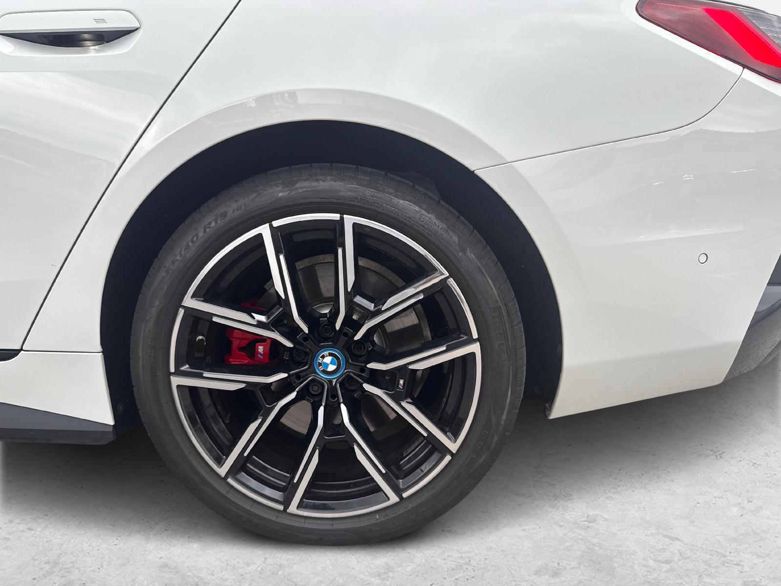 BMW i4 eDrive40-image-19