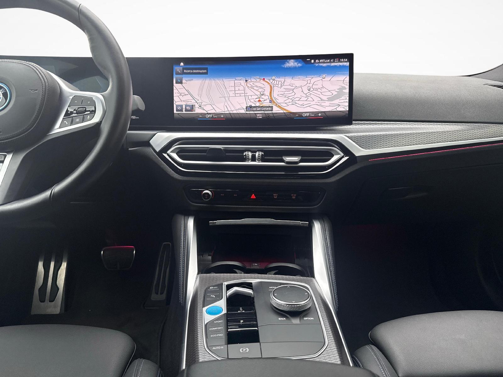 BMW i4 eDrive40-image-14
