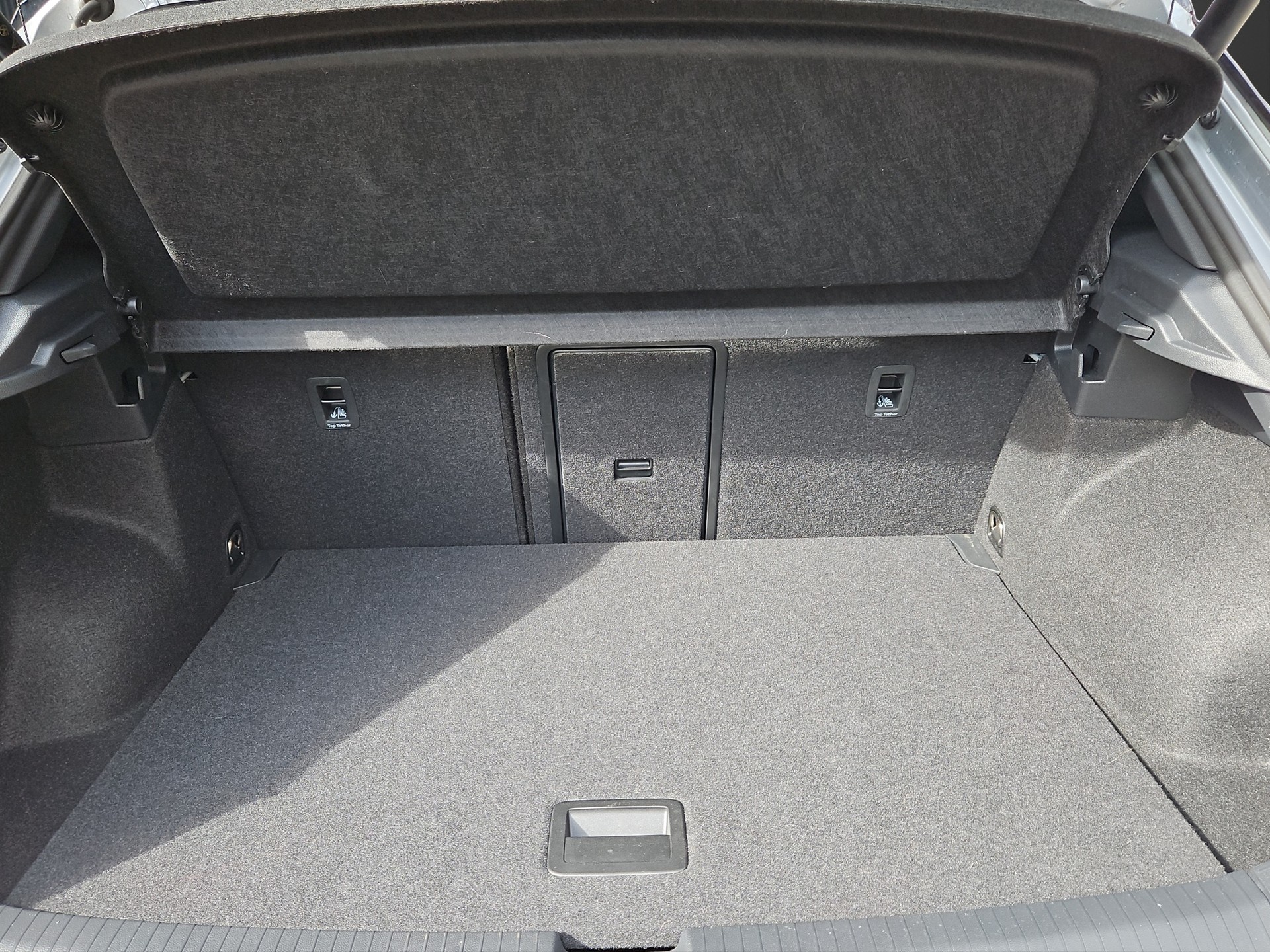 VW T-Roc 2.0 TSI R DSG 4Motion-image-17