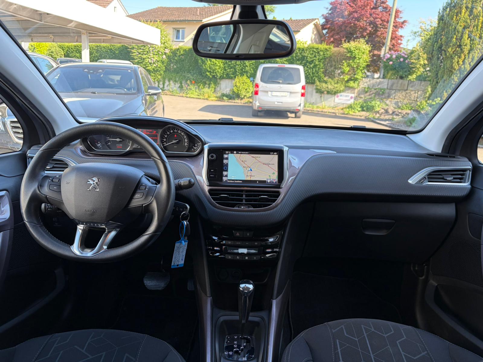 PEUGEOT 2008 1.6 VTI Style Automatic-image-9