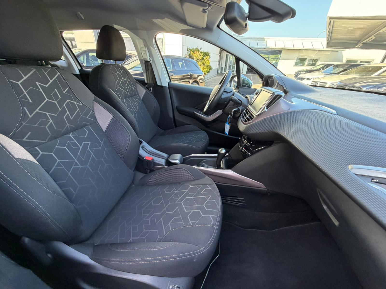 PEUGEOT 2008 1.6 VTI Style Automatic-image-13