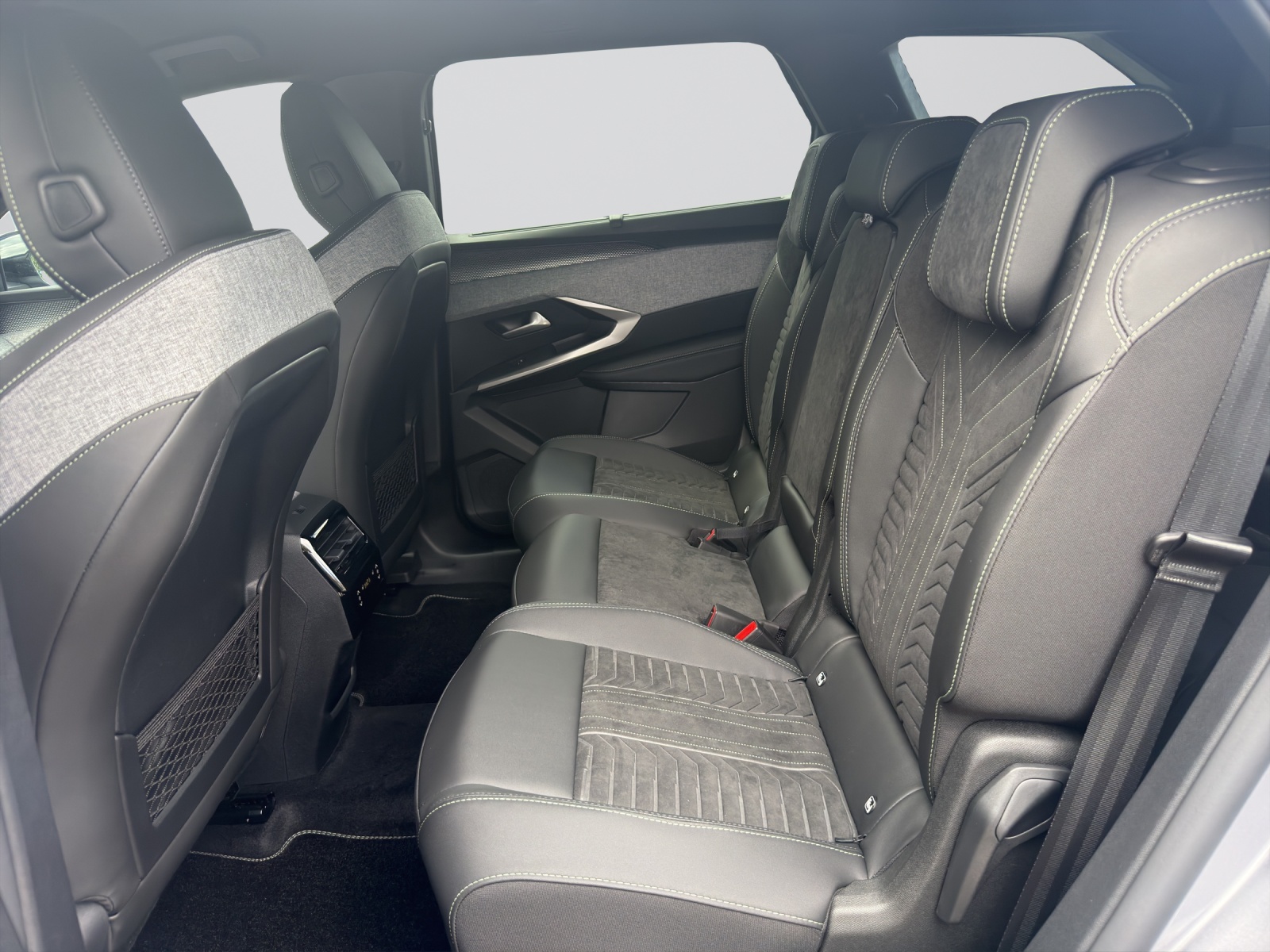 PEUGEOT 5008 NEW 145 e-DCS6 GT-image-7