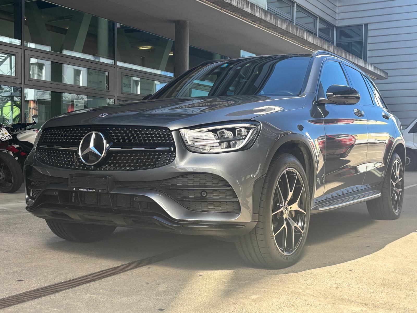 MERCEDES-BENZ GLC 300 e AMG Line 4Matic 9G-Tronic-image-0