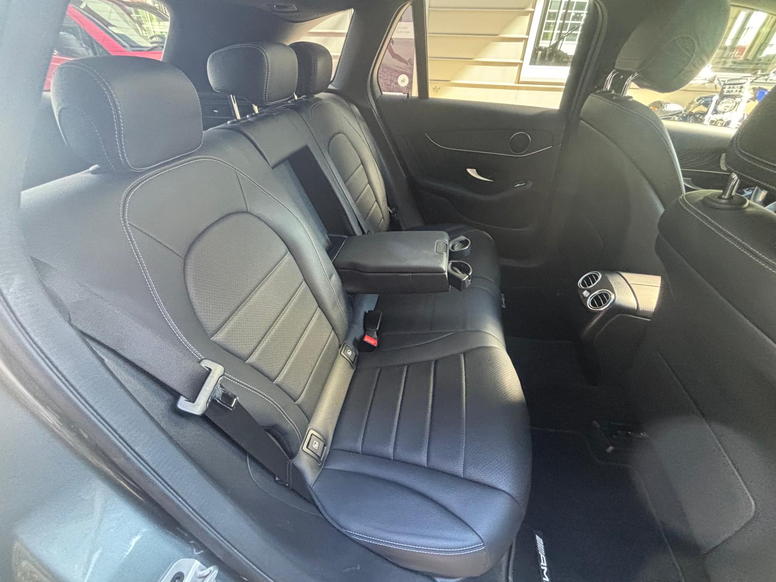 MERCEDES-BENZ GLC 300 e AMG Line 4Matic 9G-Tronic-image-20