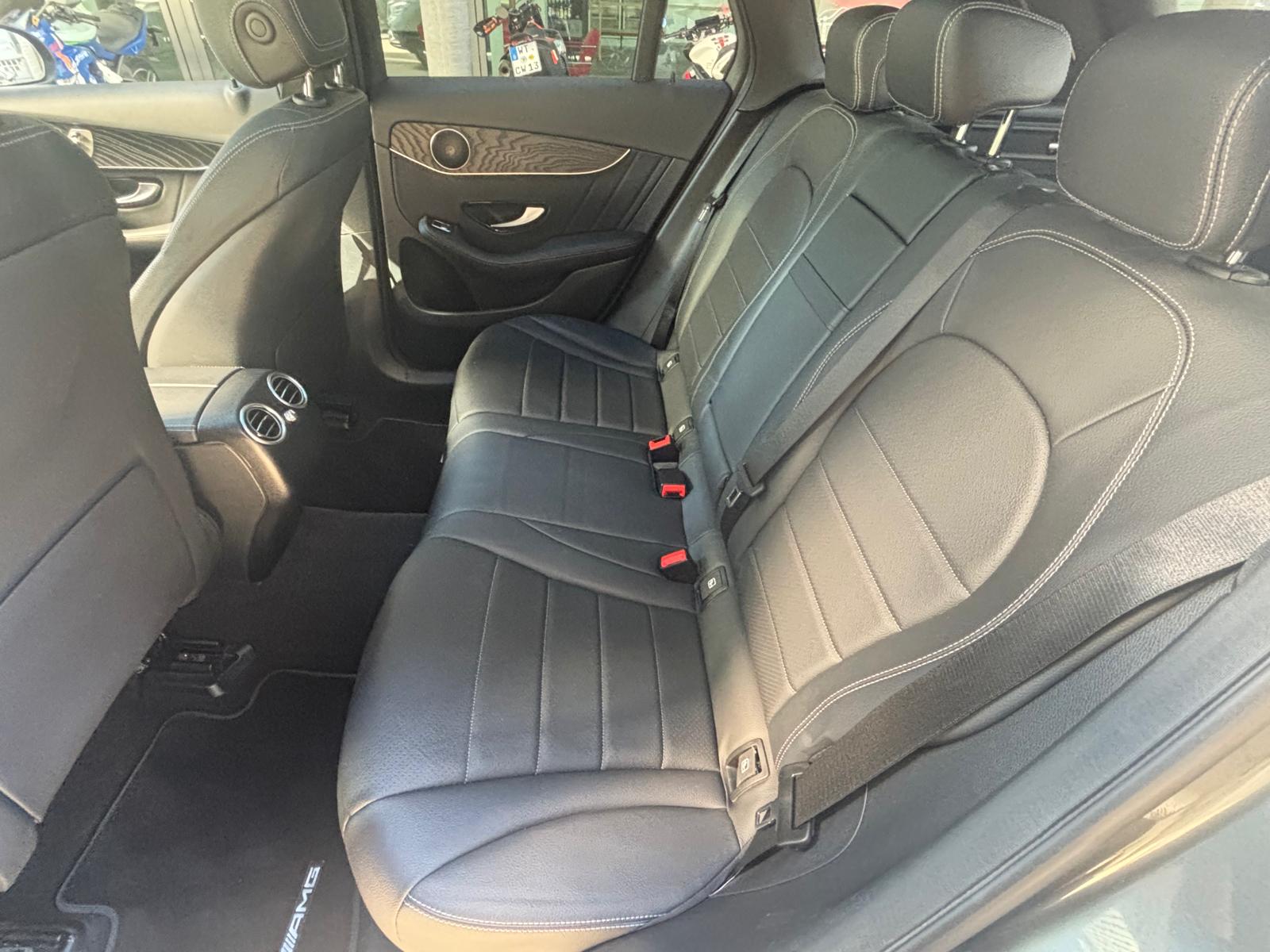MERCEDES-BENZ GLC 300 e AMG Line 4Matic 9G-Tronic-image-18