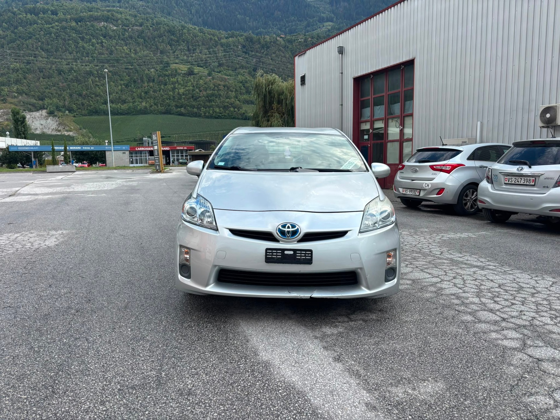 TOYOTA Prius 1.8 16V HSD Luna-image-0