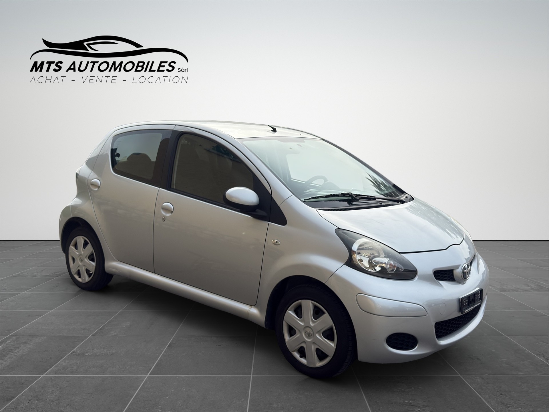 TOYOTA Aygo 1.0 Linea Luna-image-7