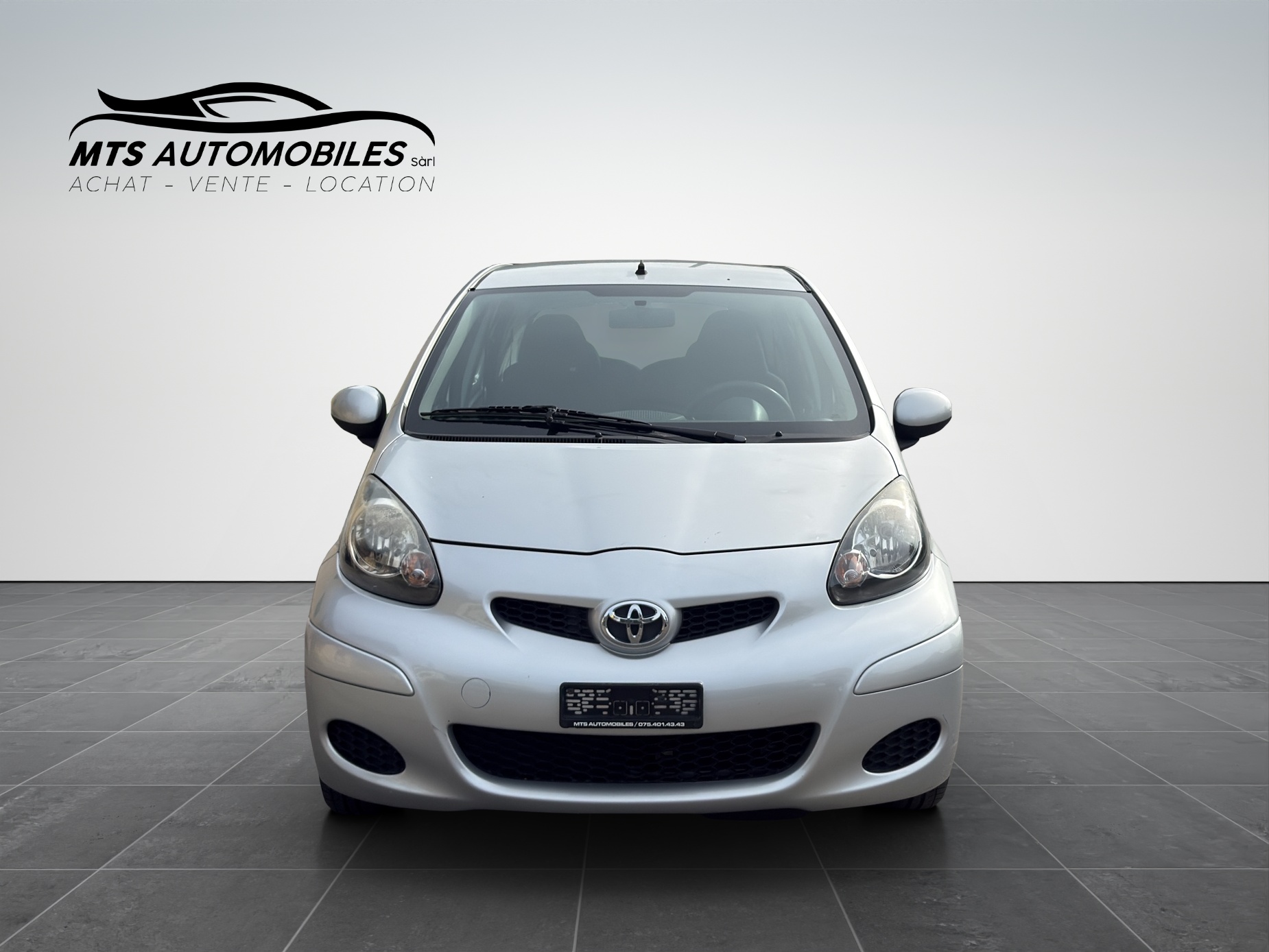 TOYOTA Aygo 1.0 Linea Luna-image-1