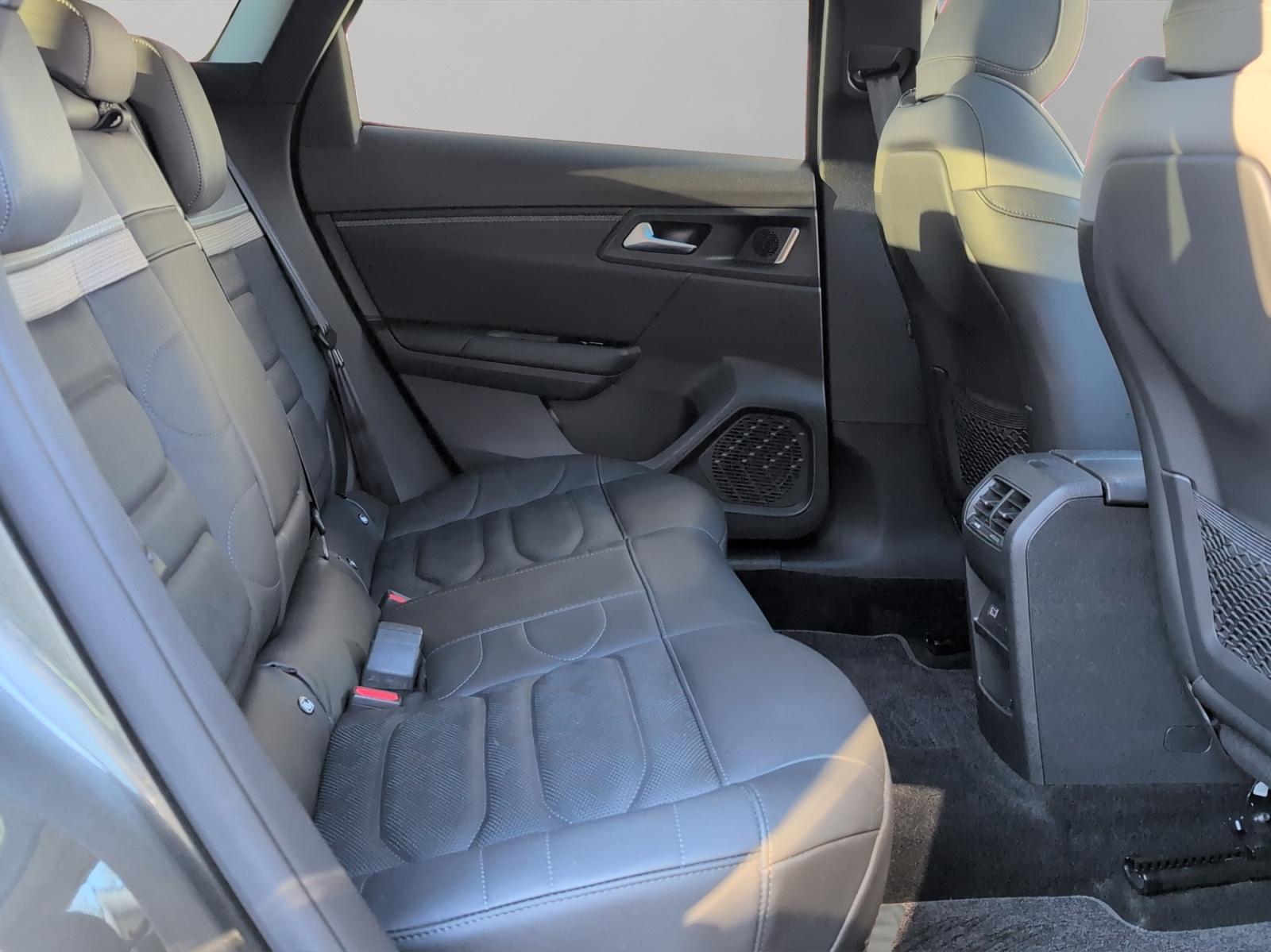 CITROEN C5 X 1.6 Plug-in Hybrid Shine Pack / Panorama-Glasschiebedach / Lederausstattung / CH-Herstellergarantie bis 2028-image-15