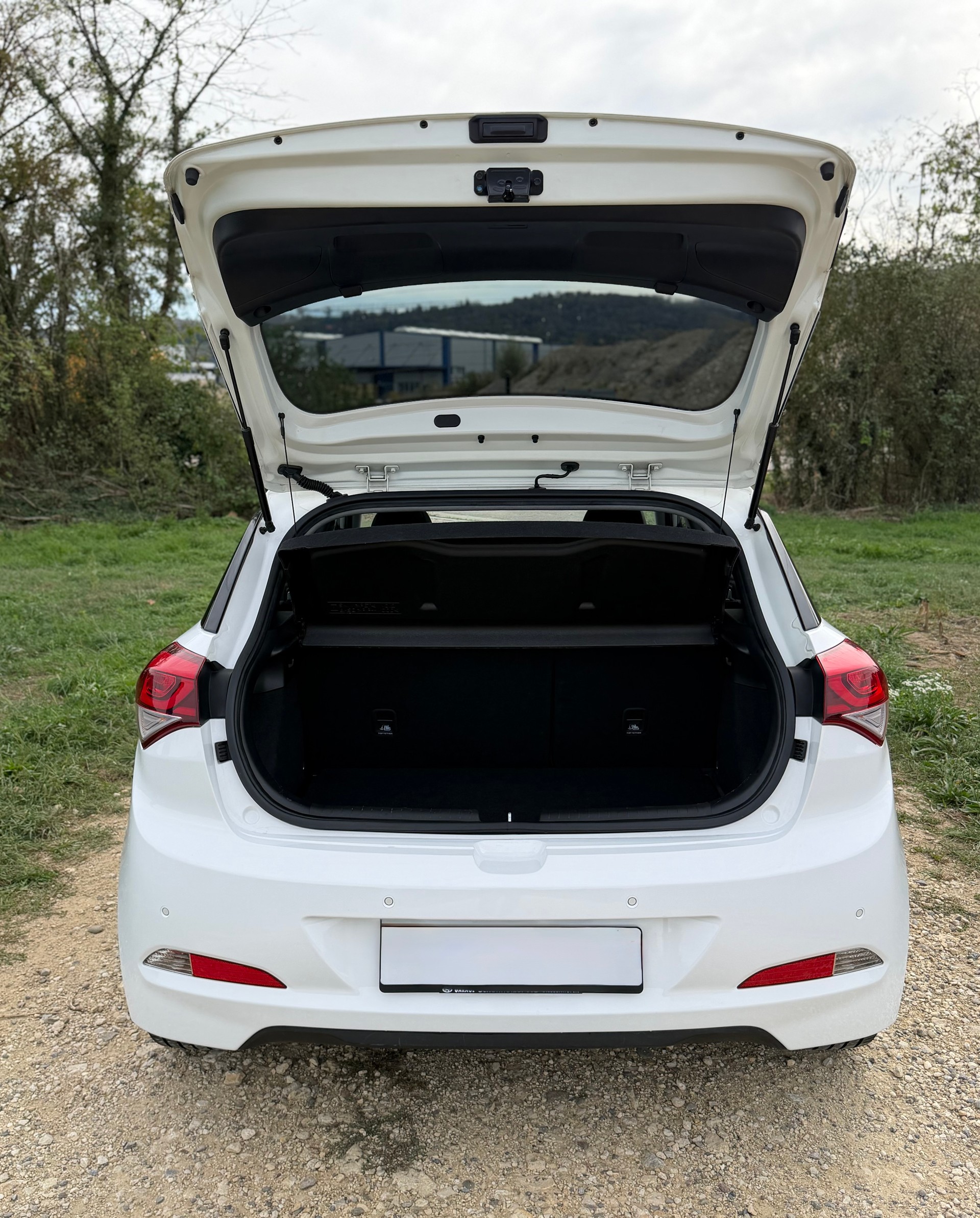 HYUNDAI i20 1.4 Vertex Automatic LEASING FINANZIERUNG MÖGLICH-image-13