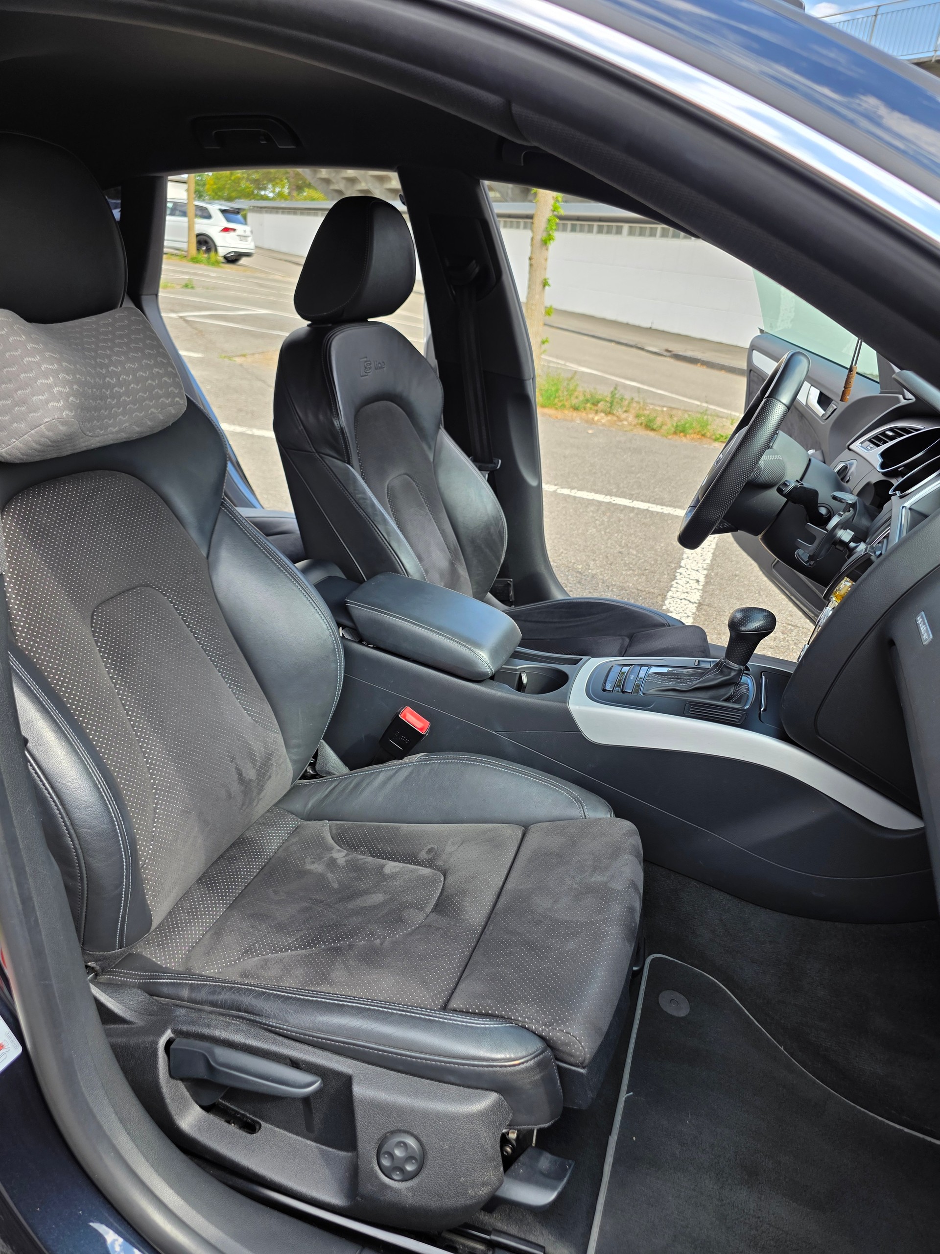 AUDI 3.0 V6 TFSI quattro S-Tronic-image-4