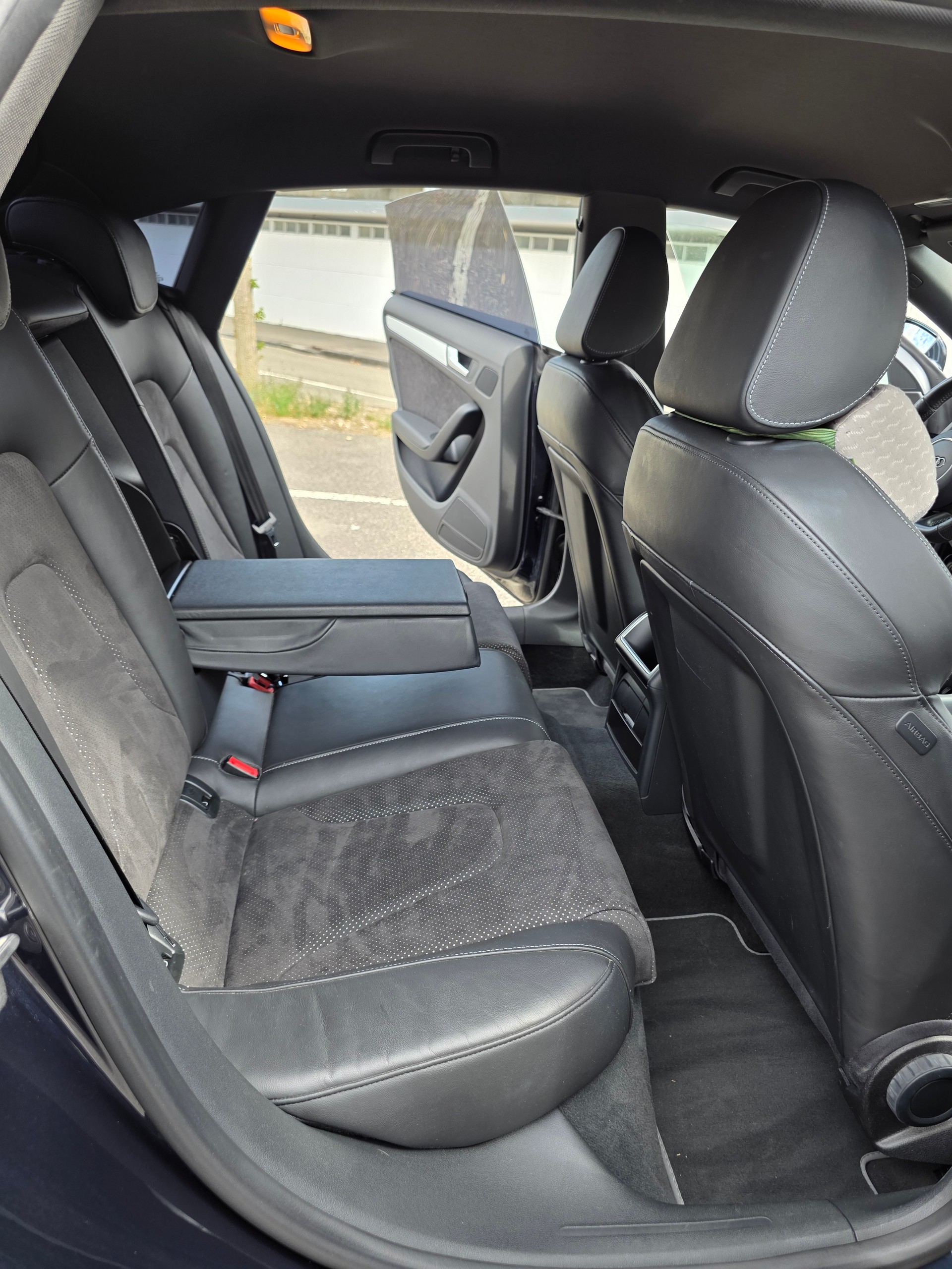 AUDI 3.0 V6 TFSI quattro S-Tronic-image-5