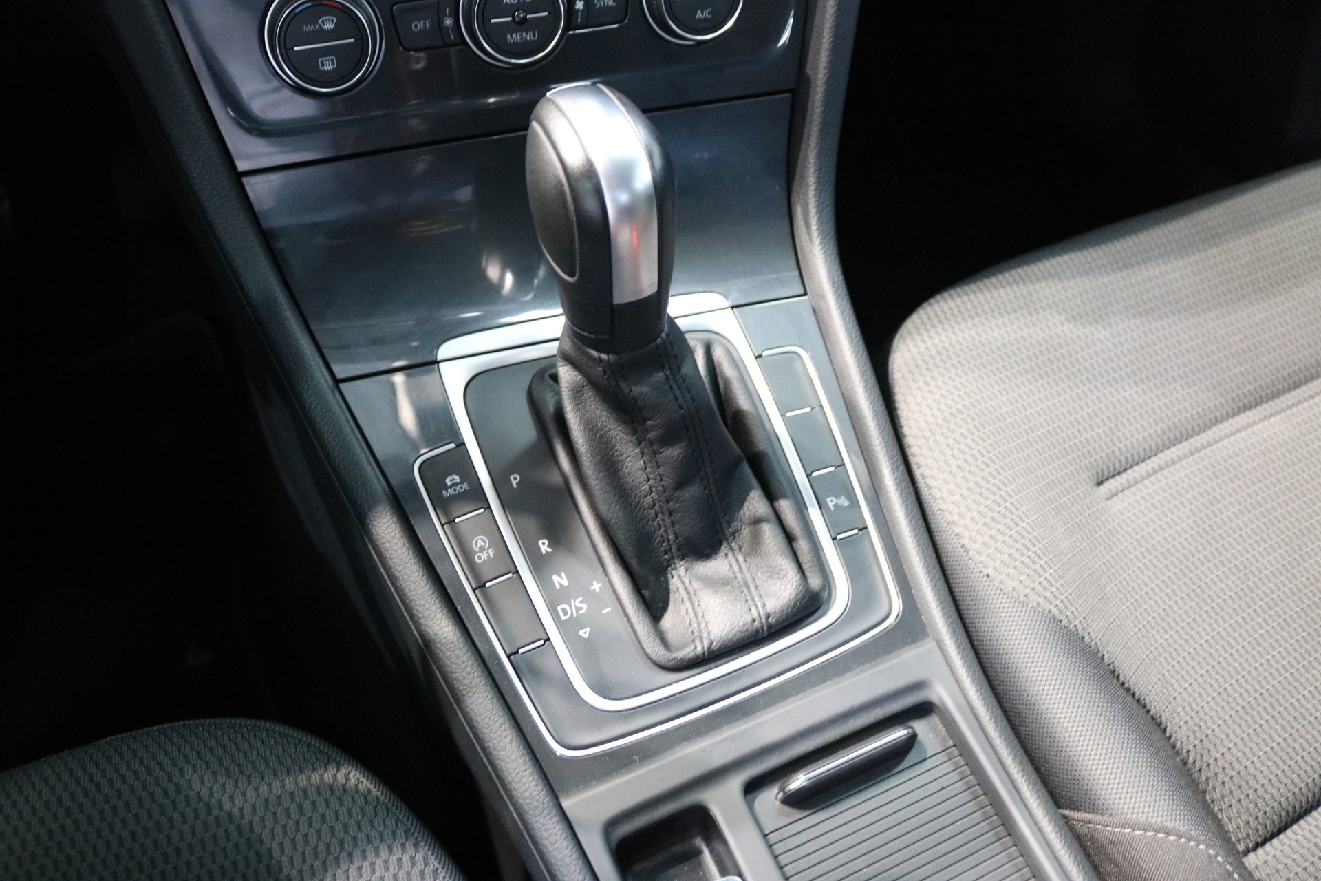 VW Golf 1.5 TSI EVO Comfortline-image-45