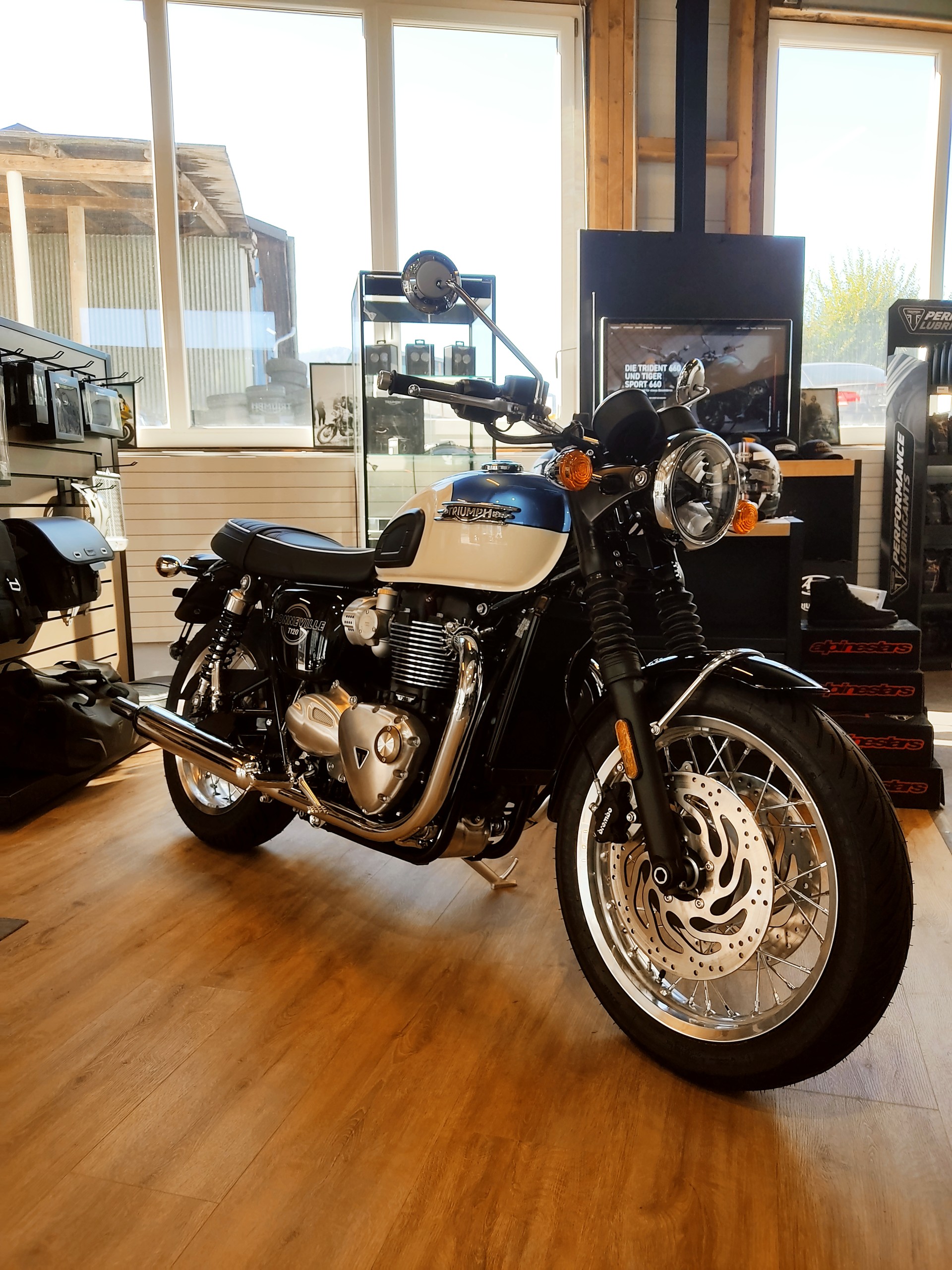 TRIUMPH Bonneville T120