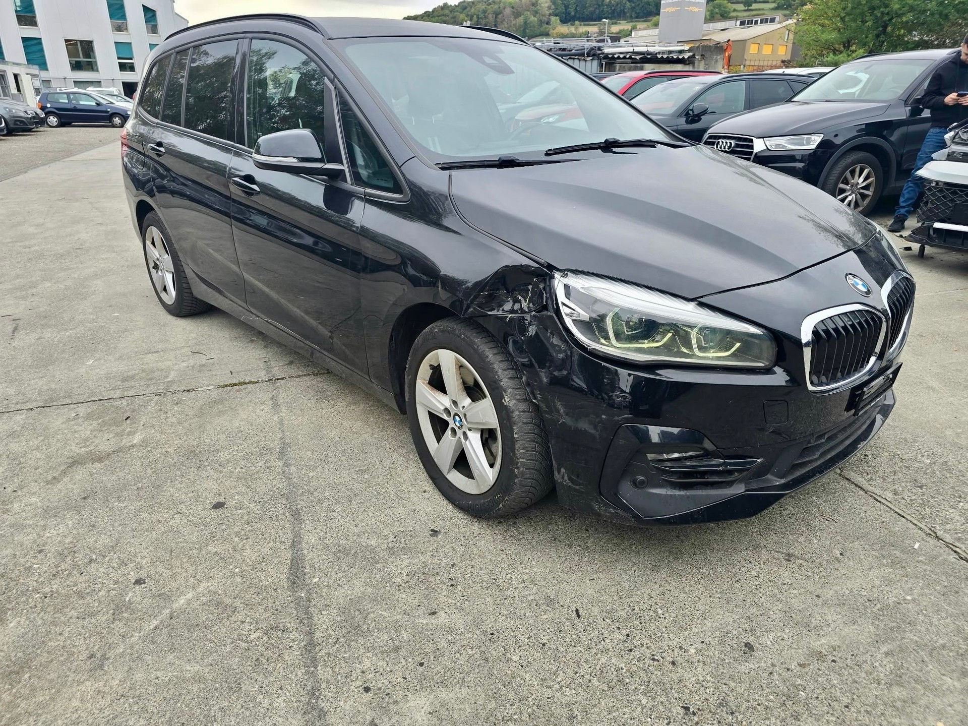 BMW 218d xDrive Gran Tourer Steptronic GT LINE-image-1