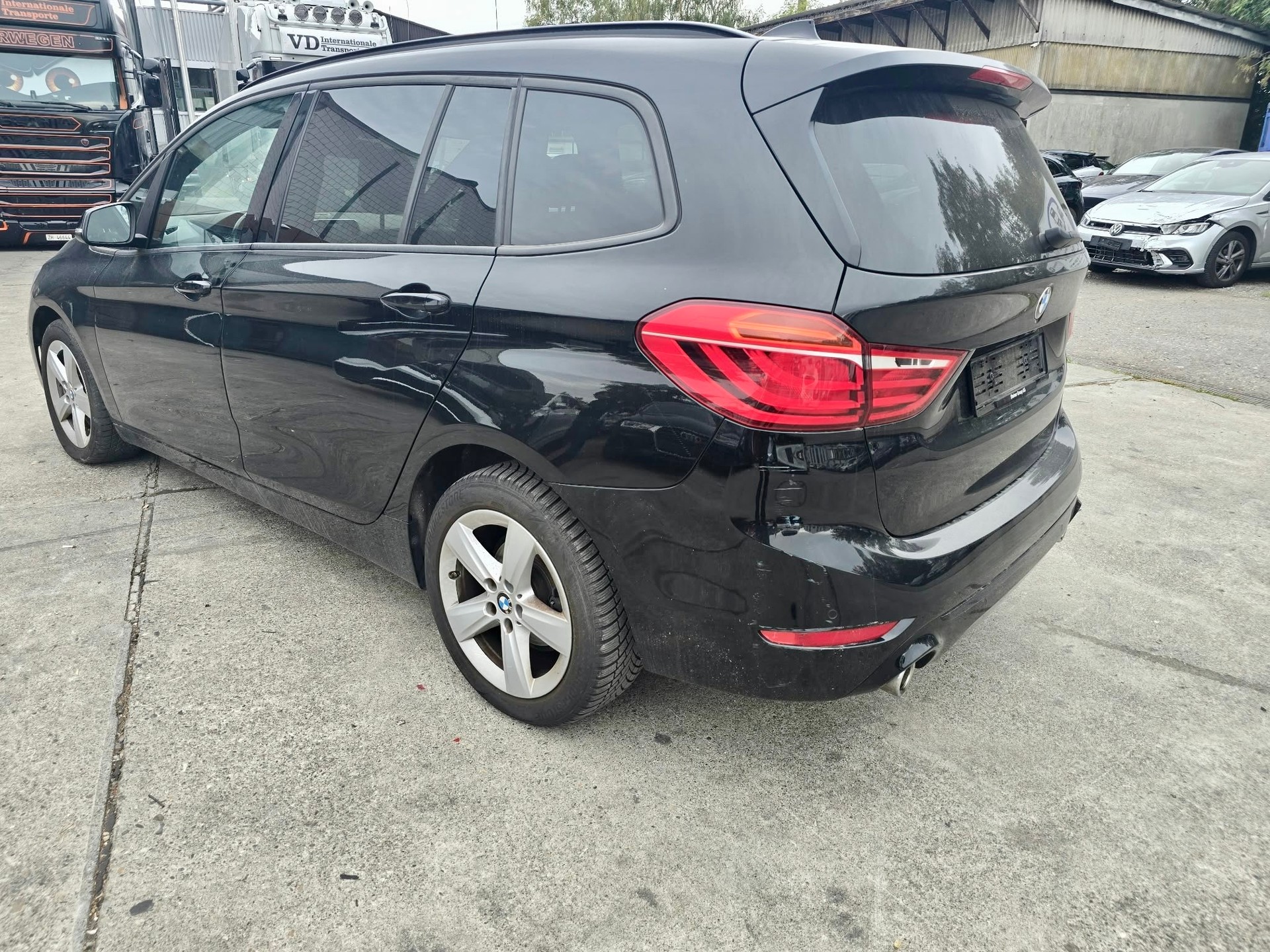 BMW 218d xDrive Gran Tourer Steptronic GT LINE-image-4