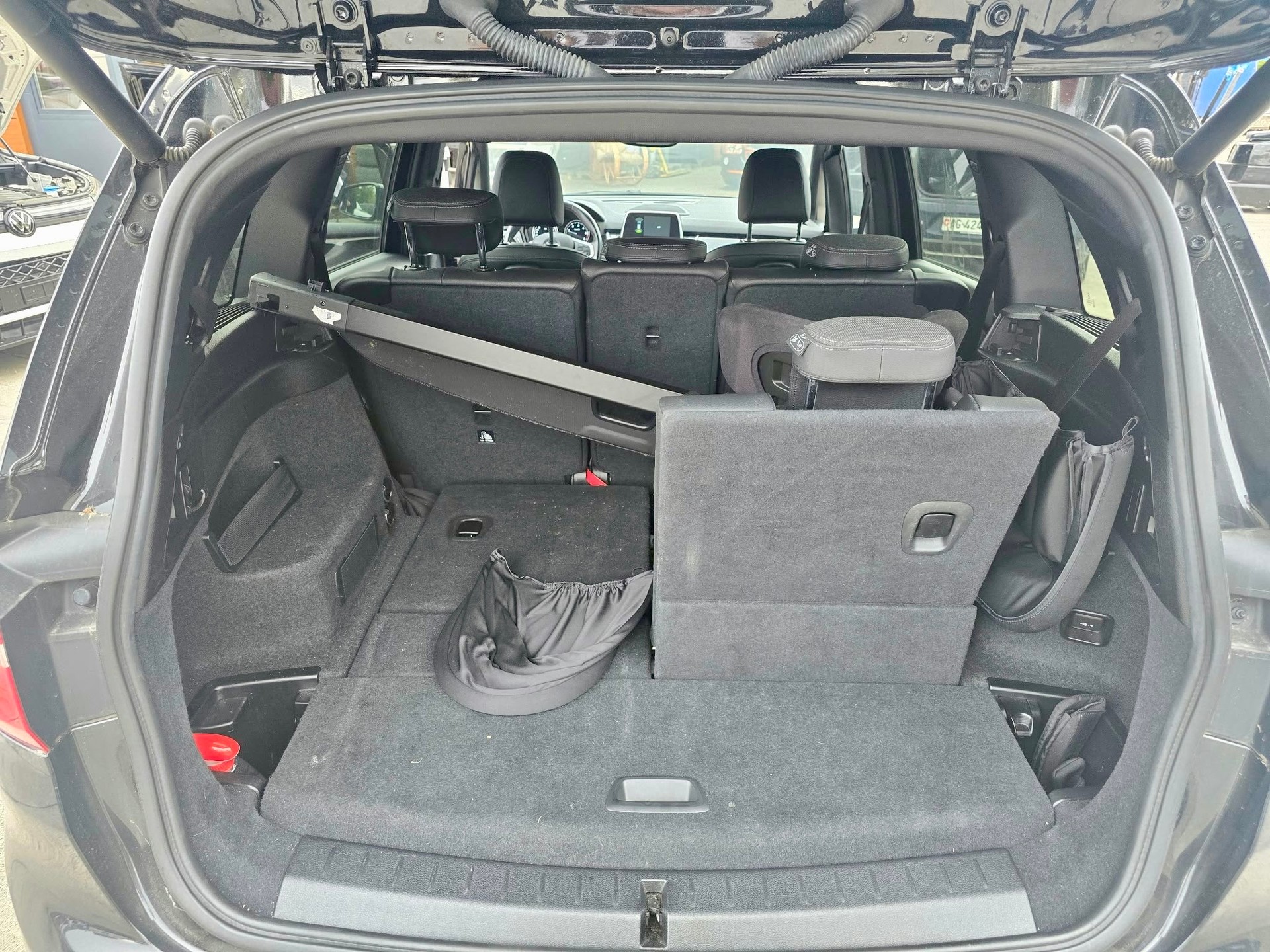 BMW 218d xDrive Gran Tourer Steptronic GT LINE-image-11
