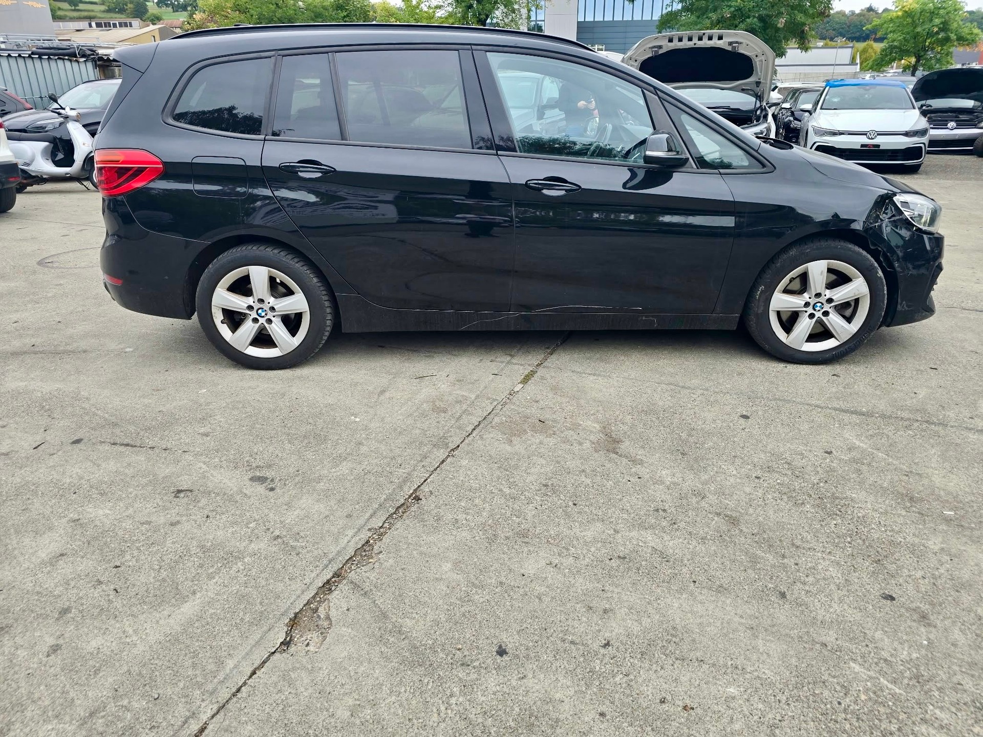 BMW 218d xDrive Gran Tourer Steptronic GT LINE-image-2