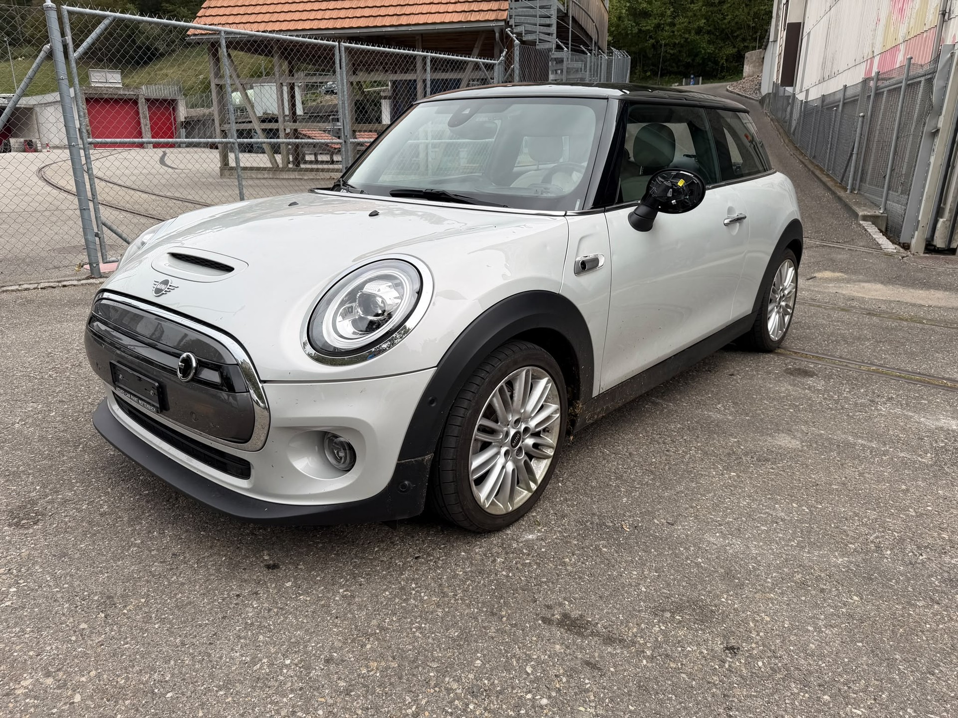 MINI Cooper SE-image-1