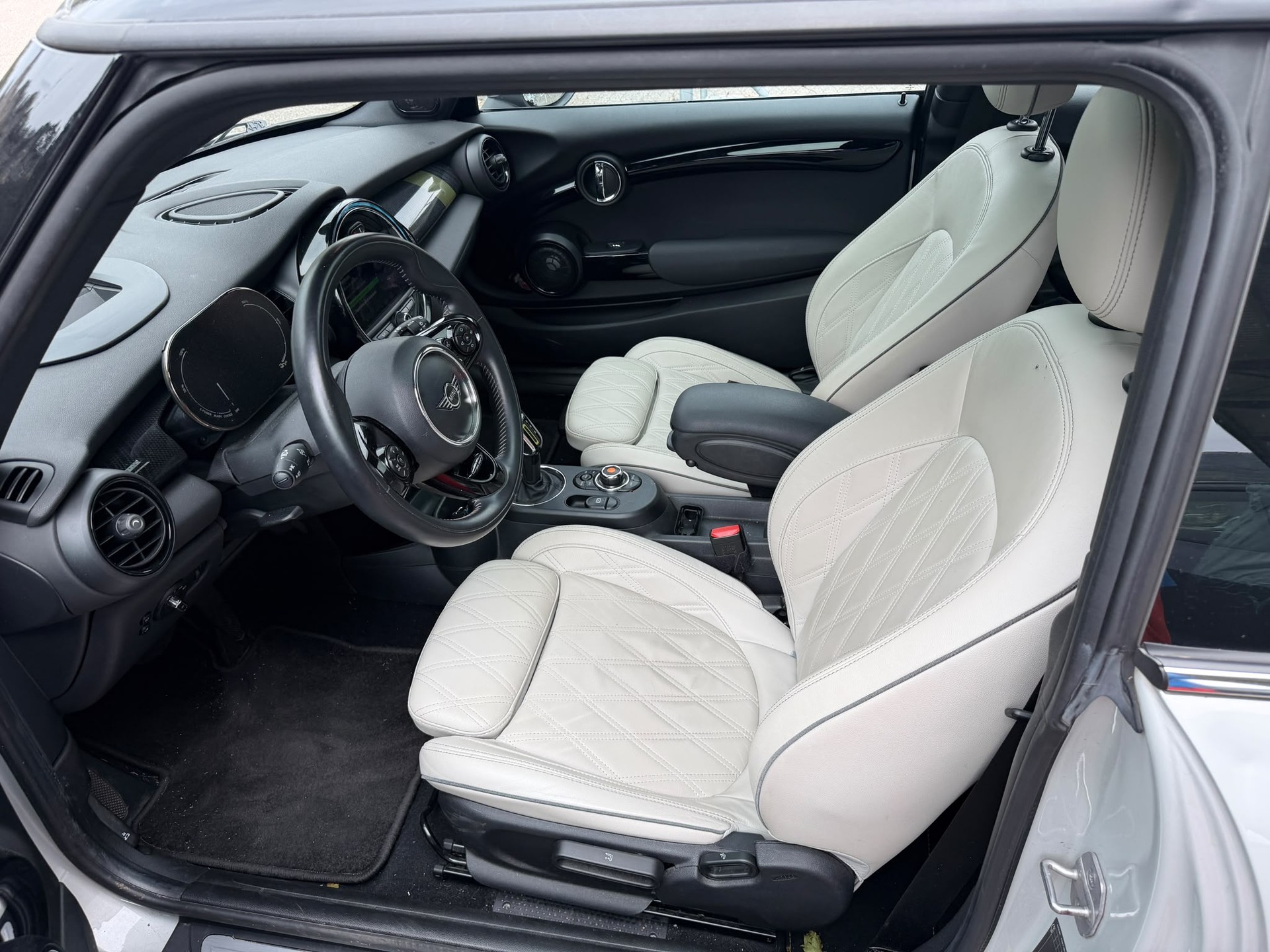 MINI Cooper SE-image-7