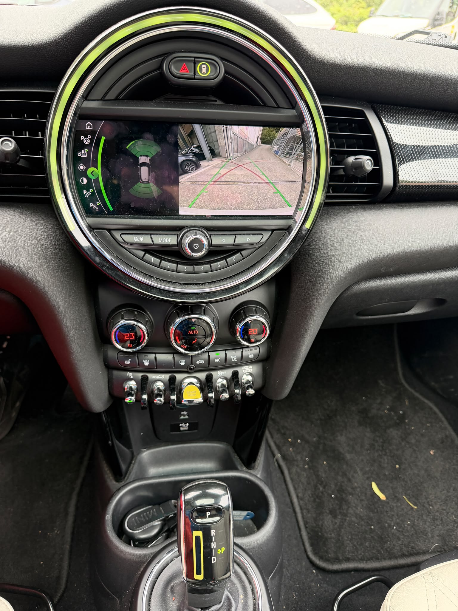 MINI Cooper SE-image-4
