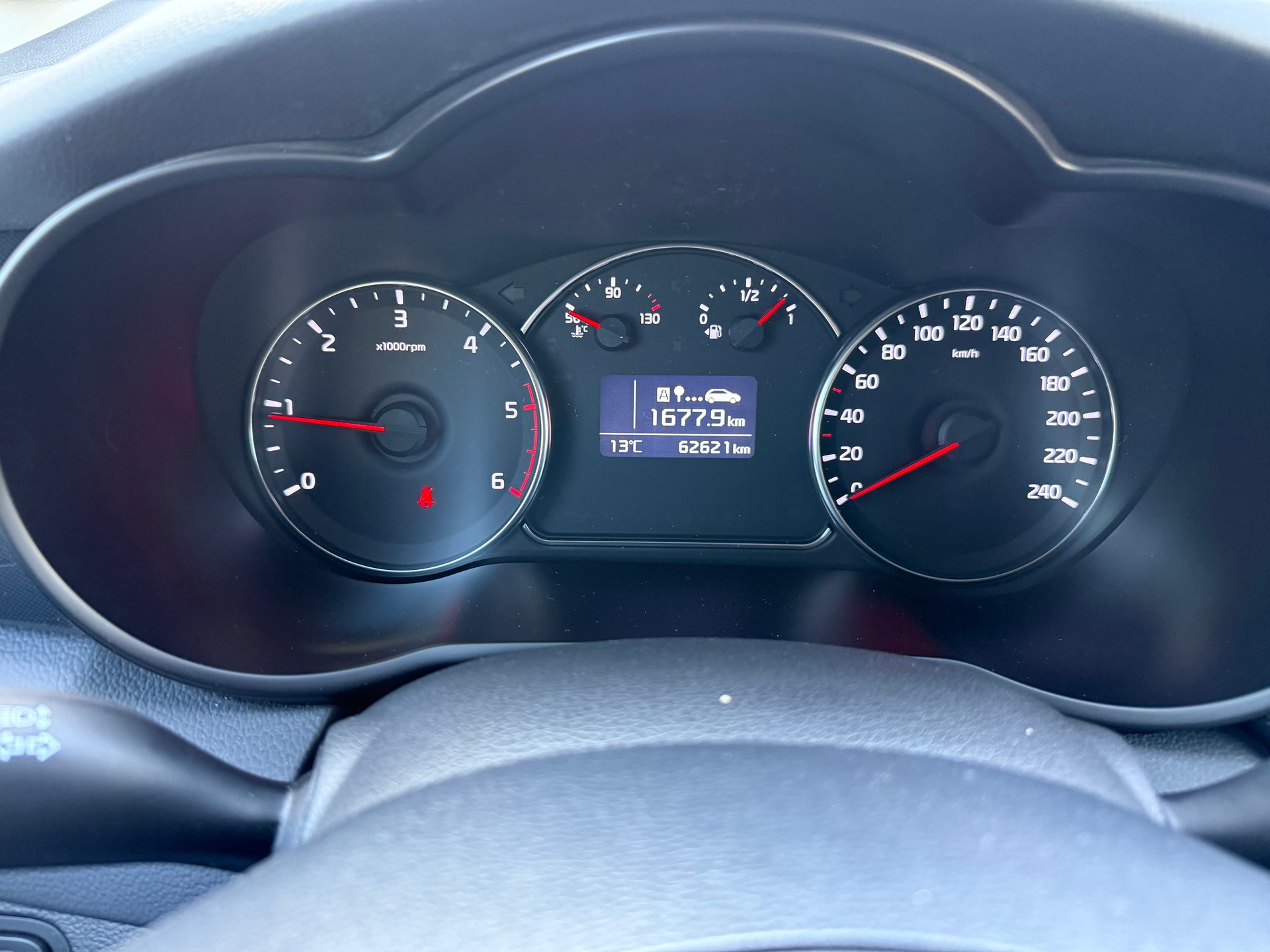 KIA Carens 1.7 CRDi Style-image-6