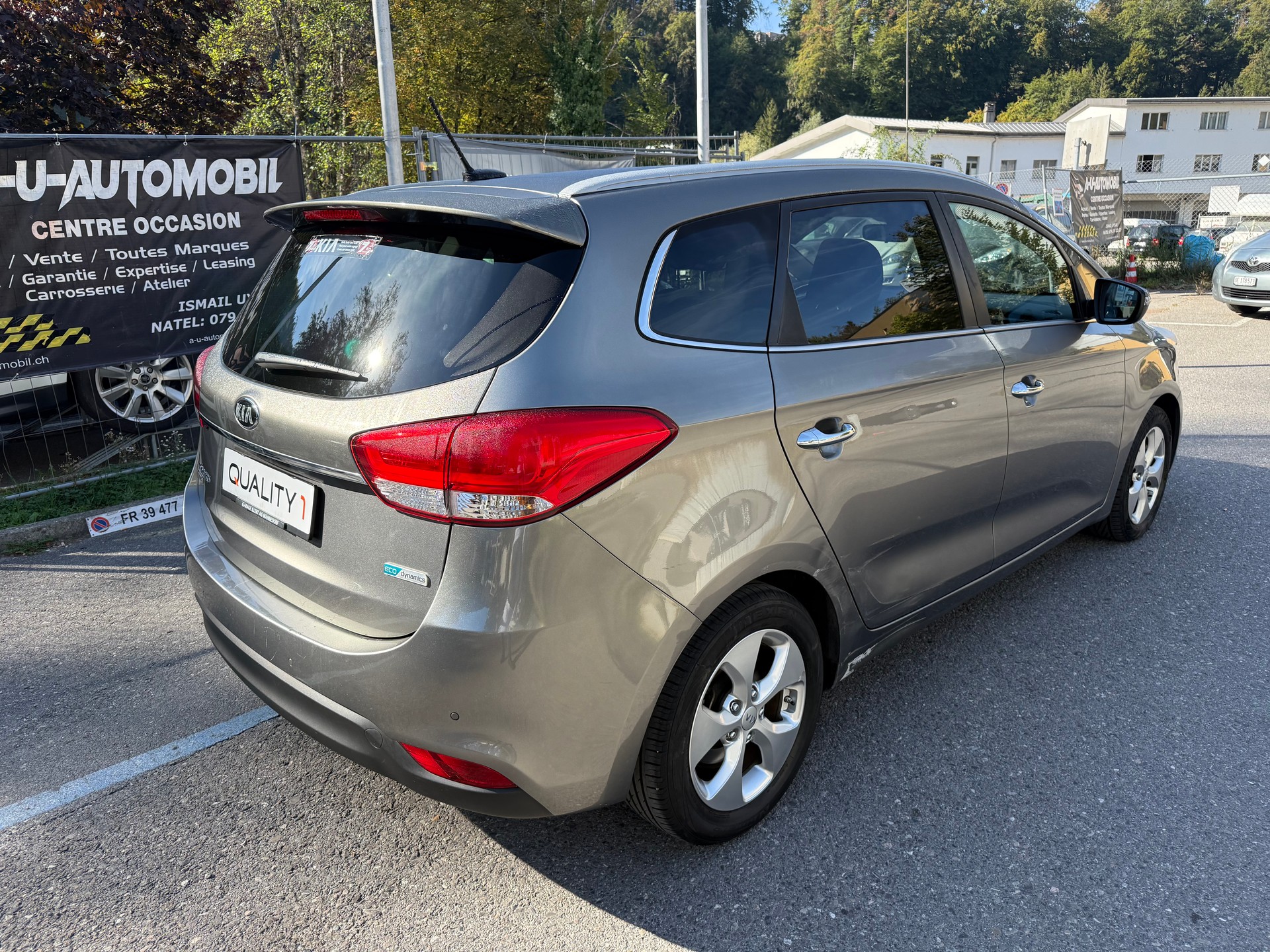 KIA Carens 1.7 CRDi Style-image-2