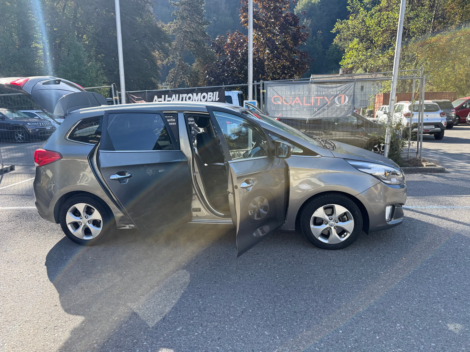 KIA Carens 1.7 CRDi Style-image-21