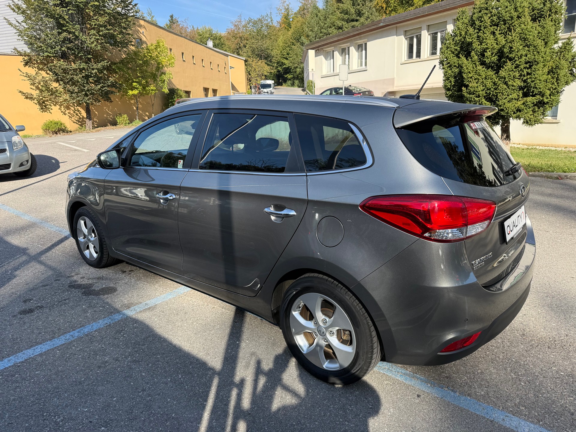 KIA Carens 1.7 CRDi Style-image-5
