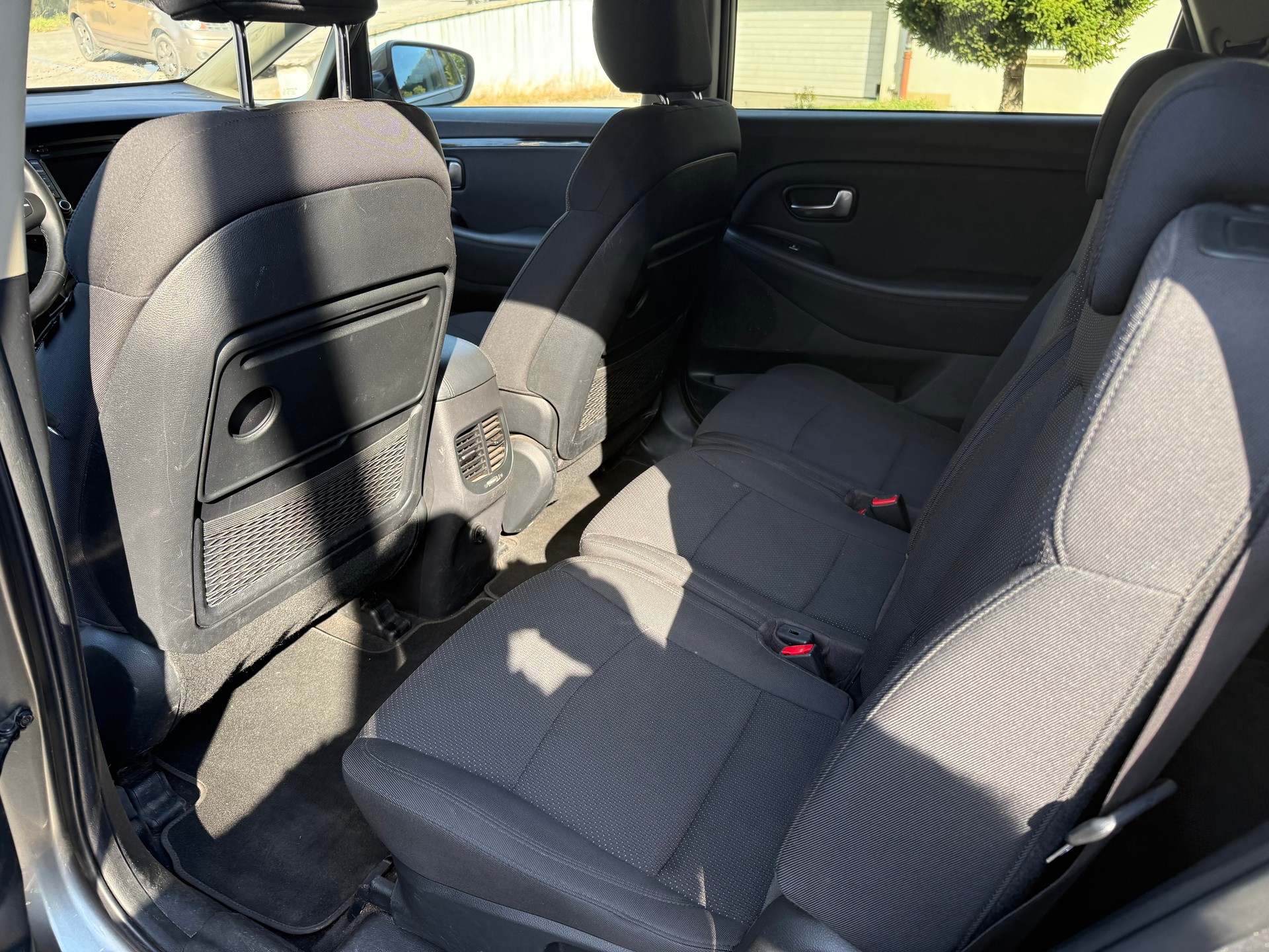 KIA Carens 1.7 CRDi Style-image-16